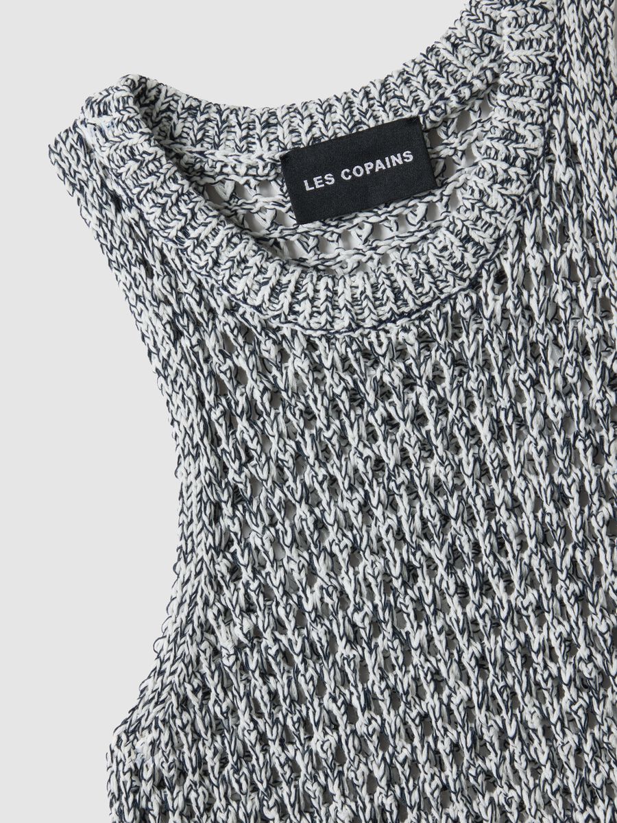 Multicolour cotton blend regular fit tank top with knitted design_5
