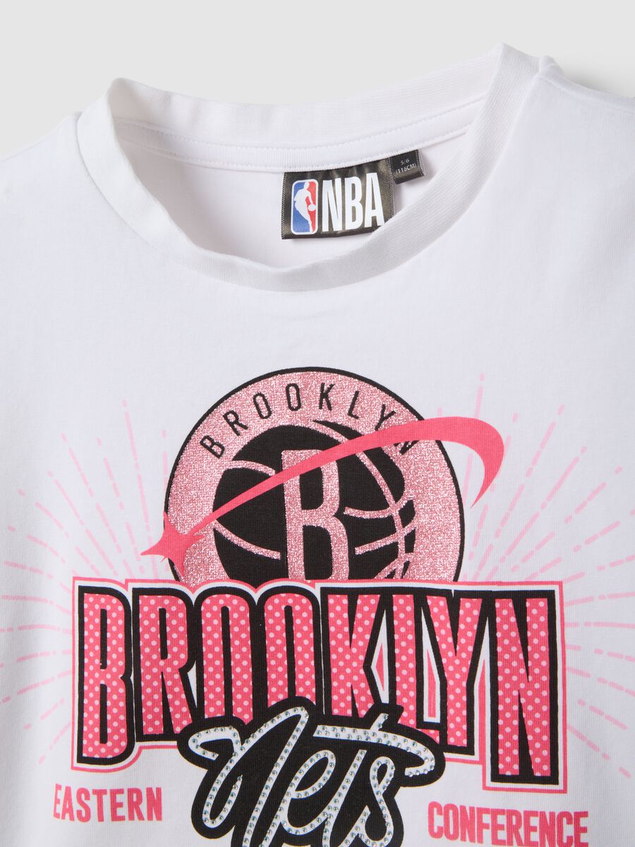 T-shirt in cotone elasticizzato bianca da bambina boxy fit Brooklyn_2