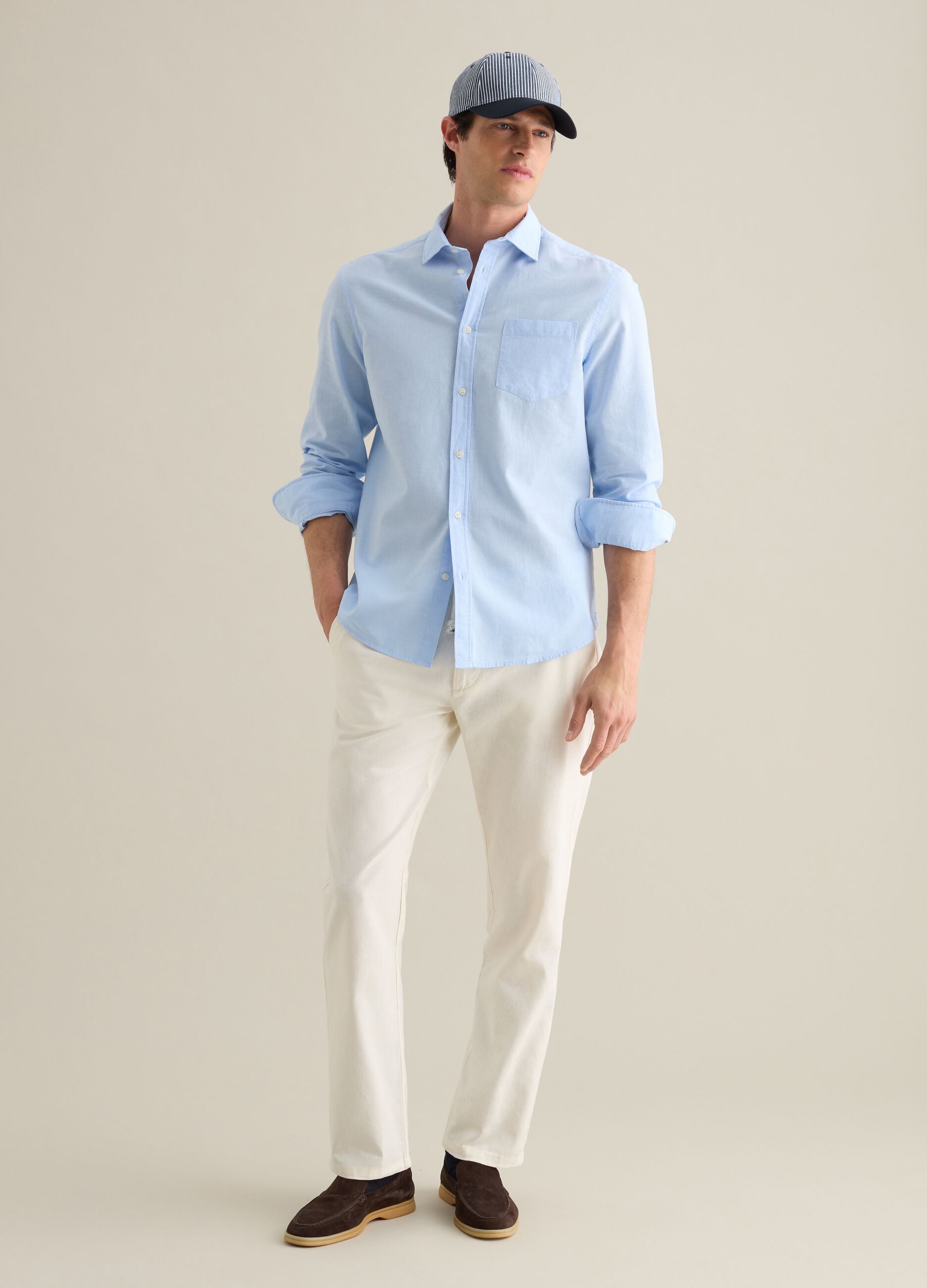 Men&rsquo;s light blue cotton and linen shirt in regular fit with pocket