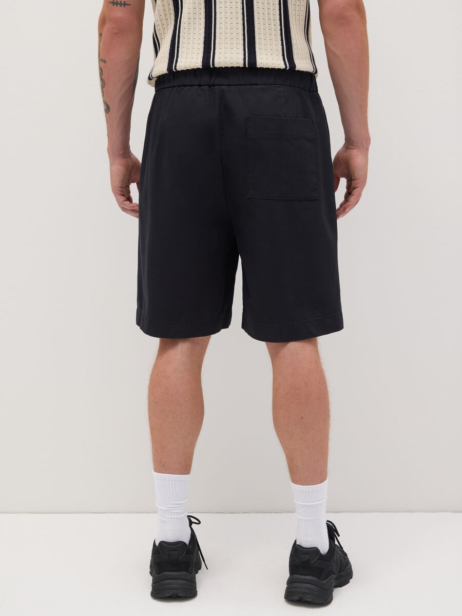 Men's black baggy shorts in 100% cotton_3