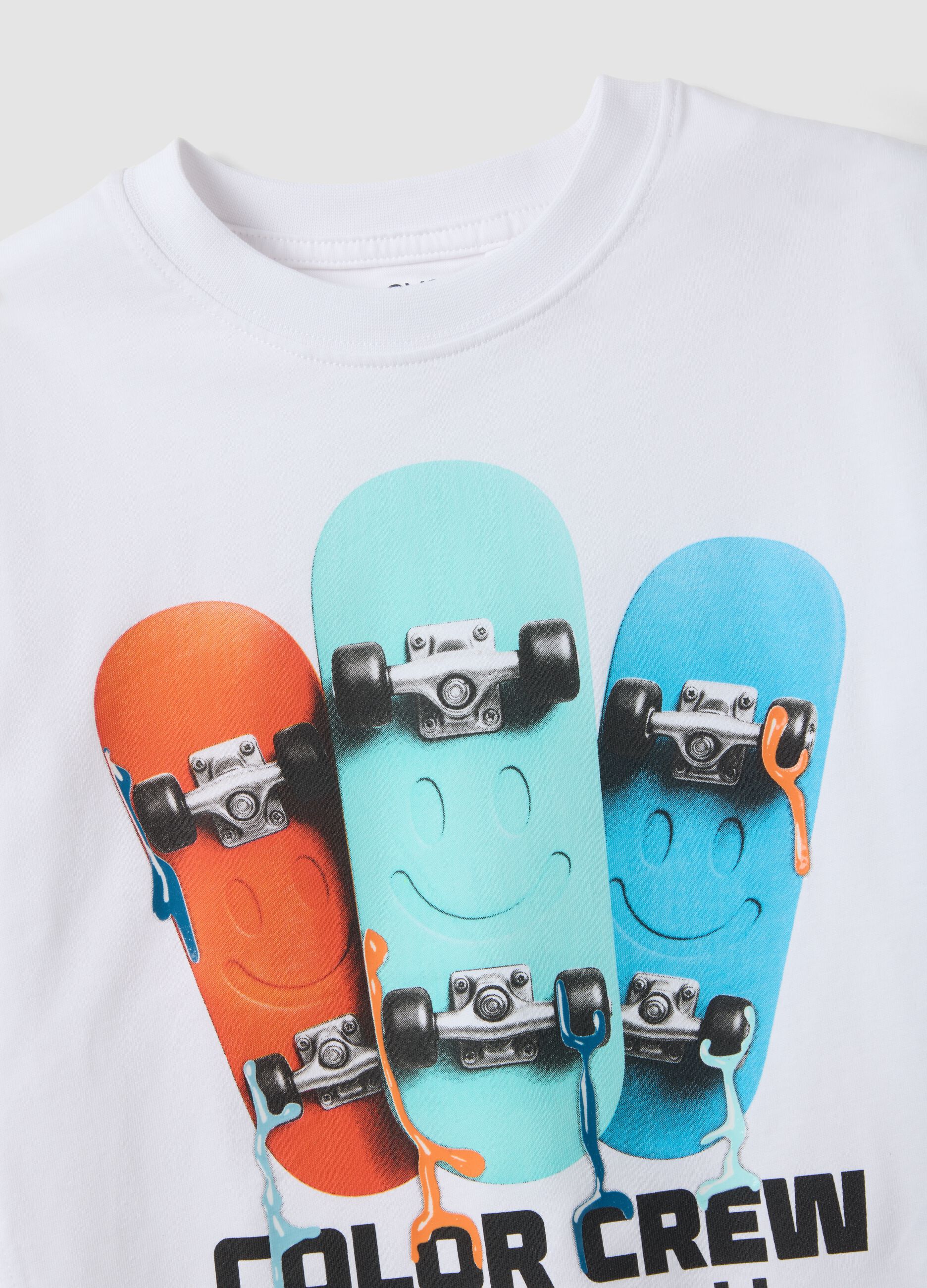 Boys' regular fit pure white cotton T-shirt with skateboard design