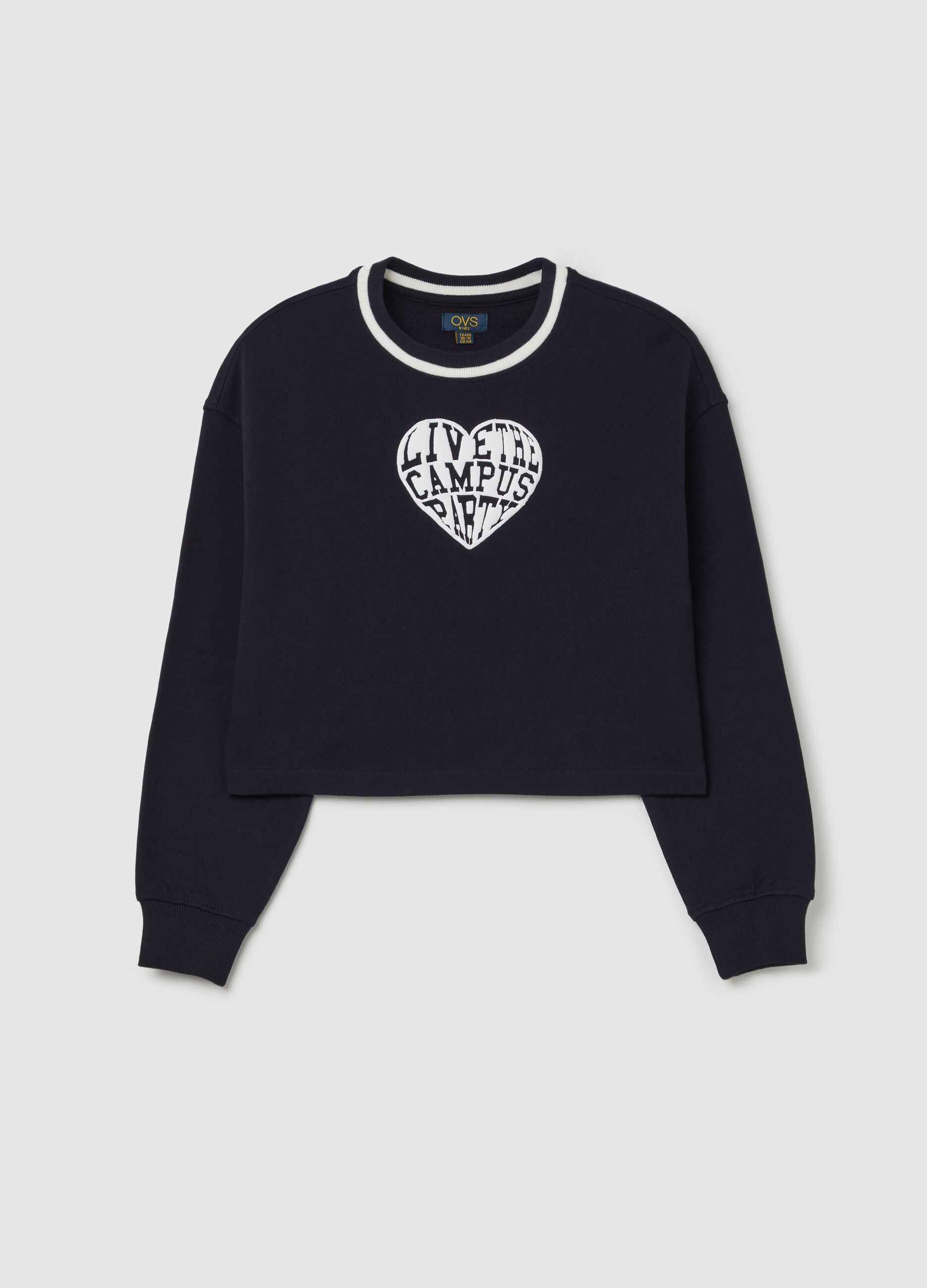 Sweatshirt with heart and "Live the campus party" lettering