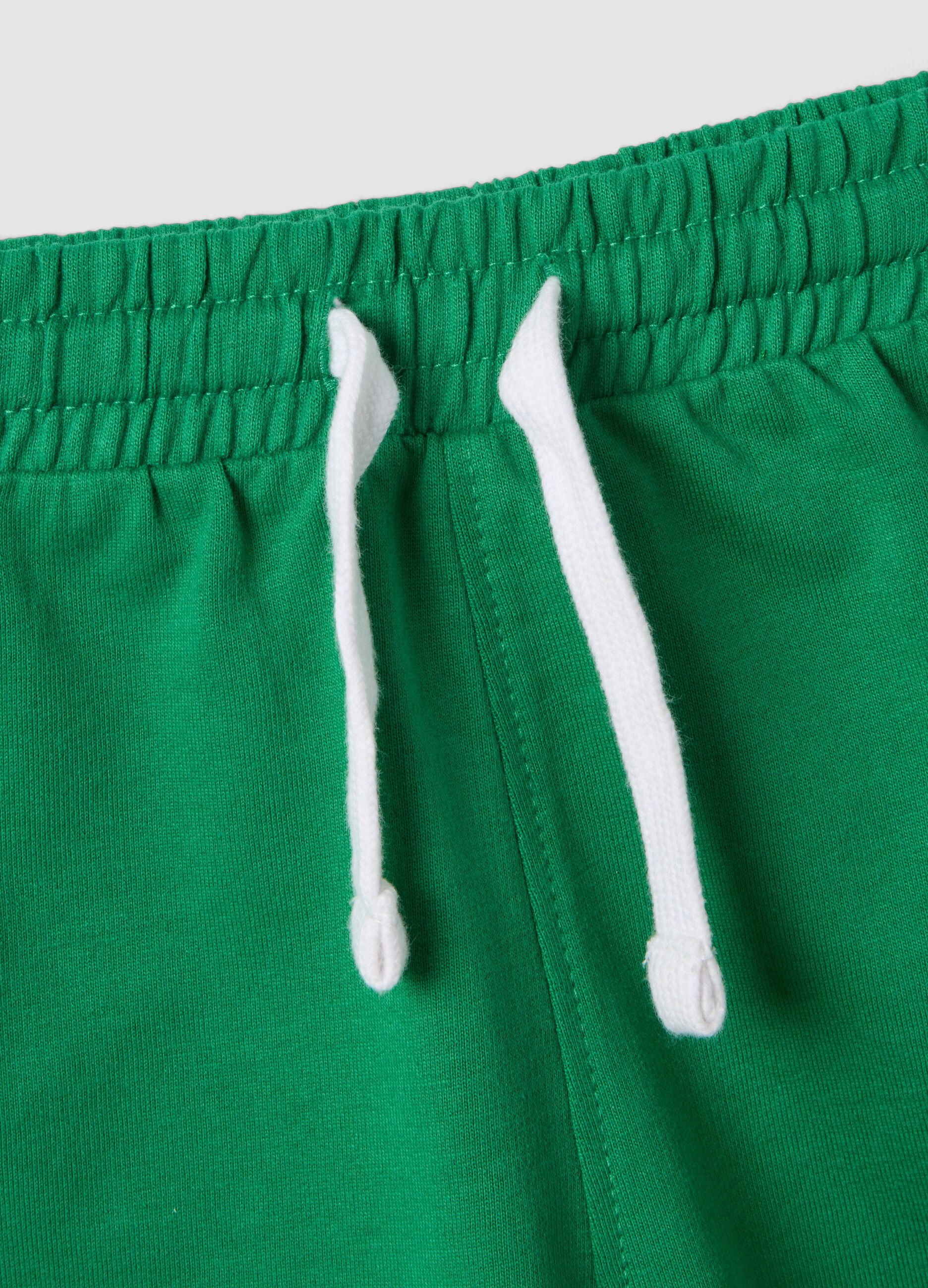 White and green pure cotton set with top and shorts for baby boy, regular fit