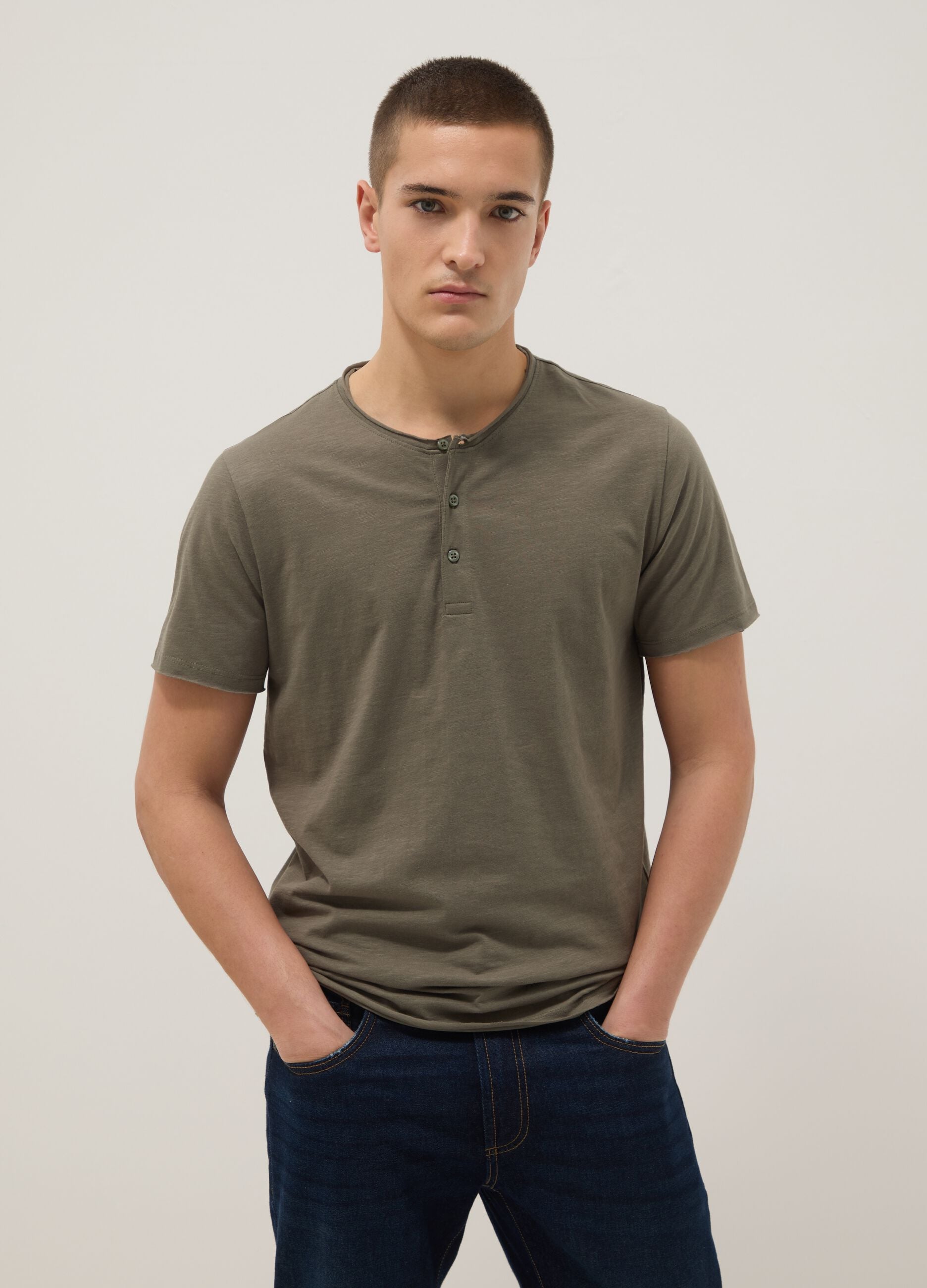 Green pure cotton t-shirt with seraph neckline, regular fit