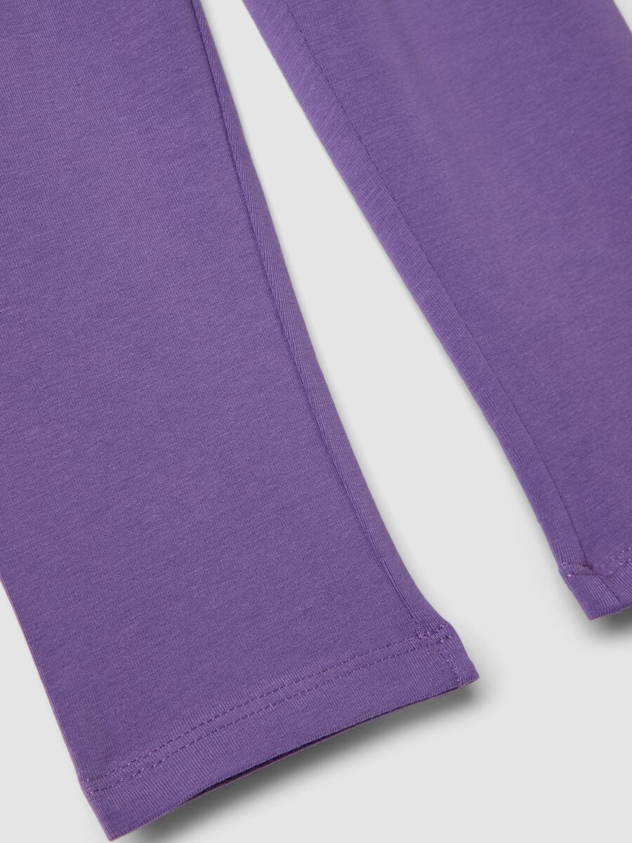 Purple slim fit cotton leggings for girls_3