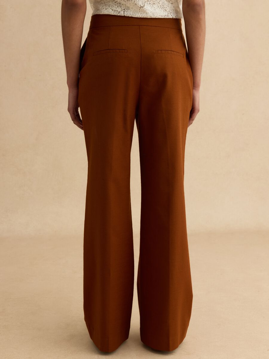 Brown wide leg trousers in stretch cotton and linen blend_2