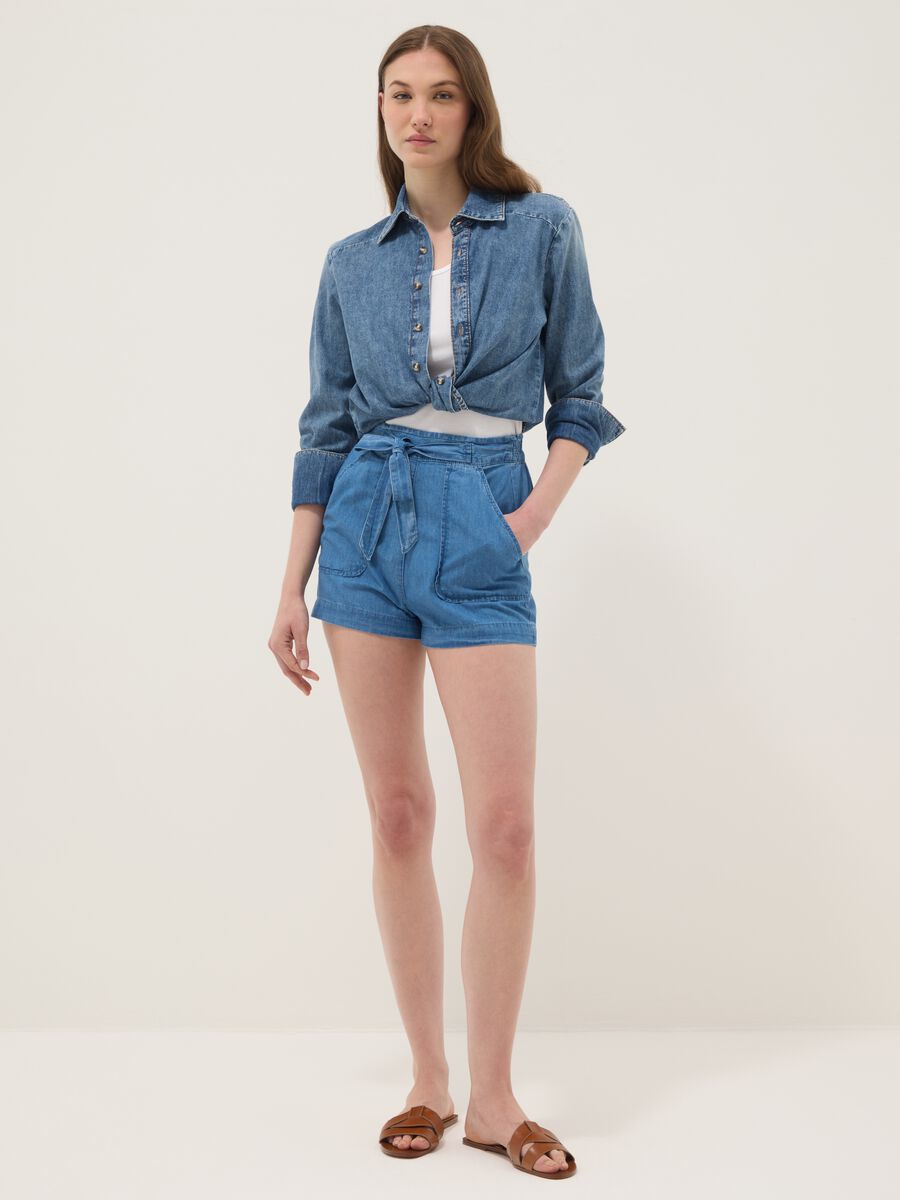 Denim shorts azzurri in puro cotone con vita elasticizzata regular fit_0