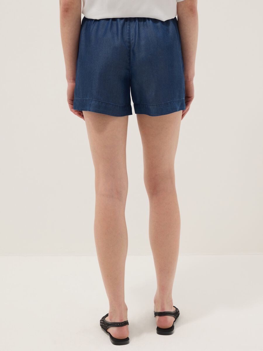 Blue denim shorts in pure lyocell with elasticated waist, regular fit_2