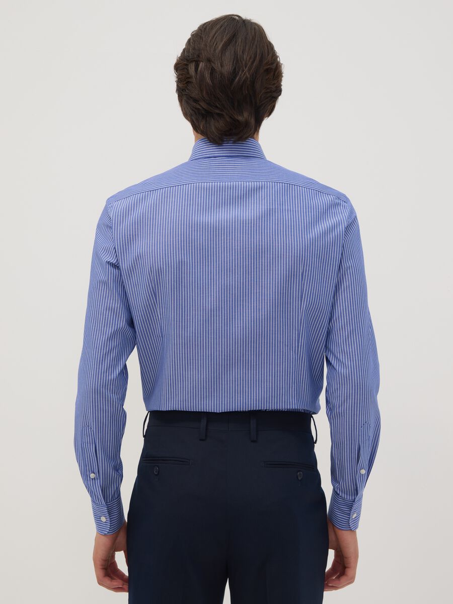 Blue cotton-blend button-down collar shirt, slim fit, easy iron_3