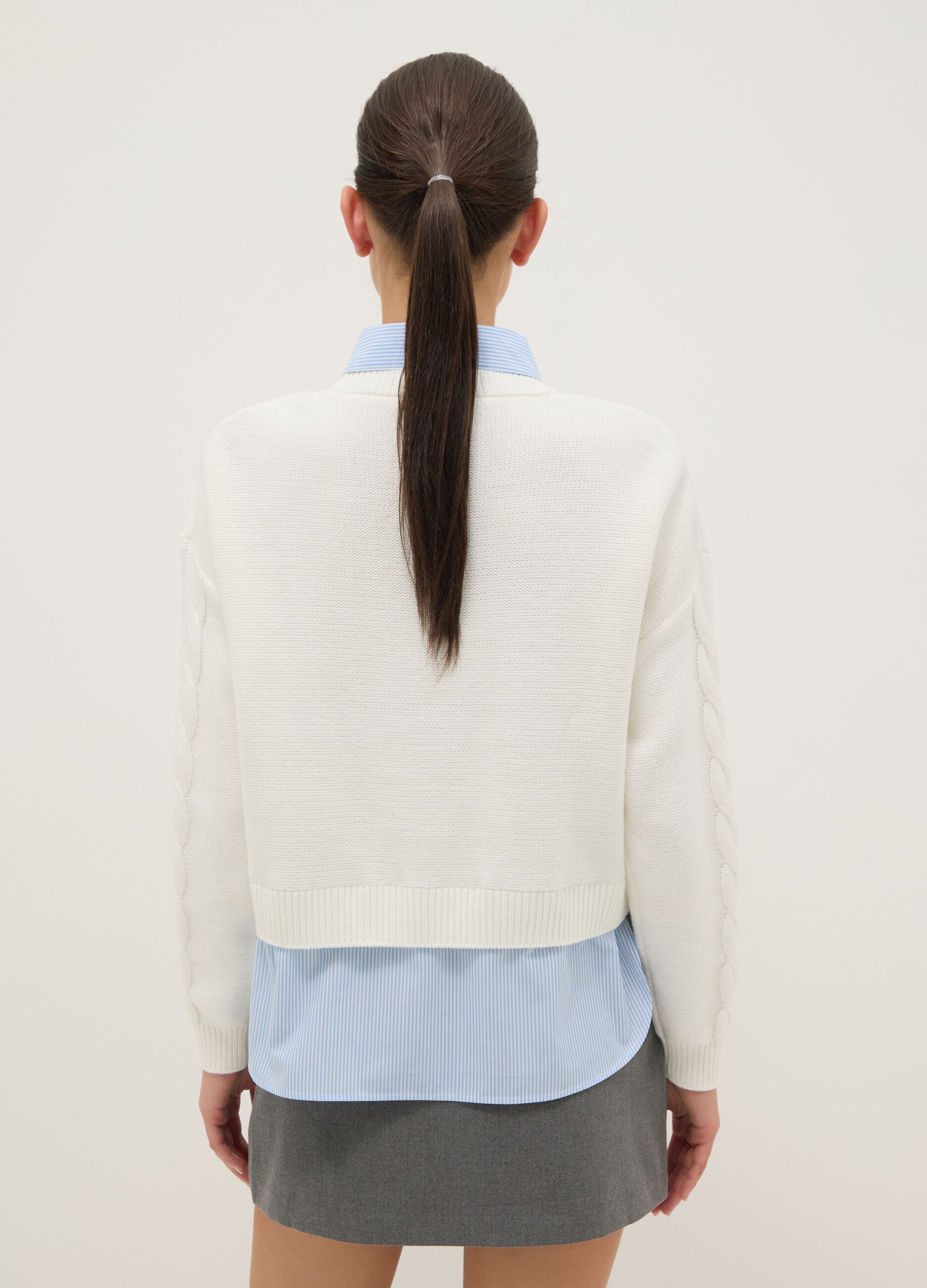 White cotton blend sweater regular fit with cable knit pattern