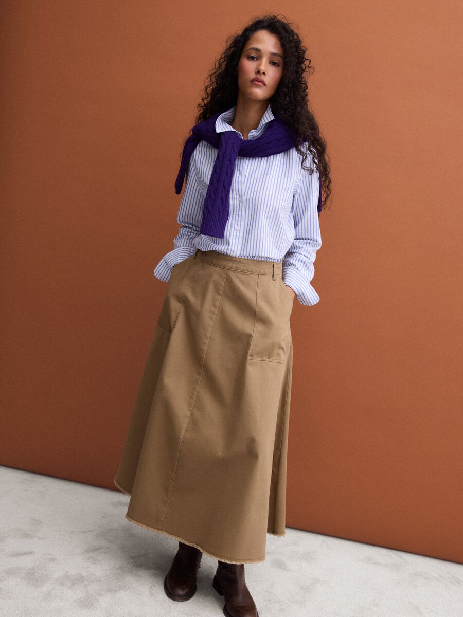 Light blue Oxford shirt with white stripes in pure cotton, comfort fit_2