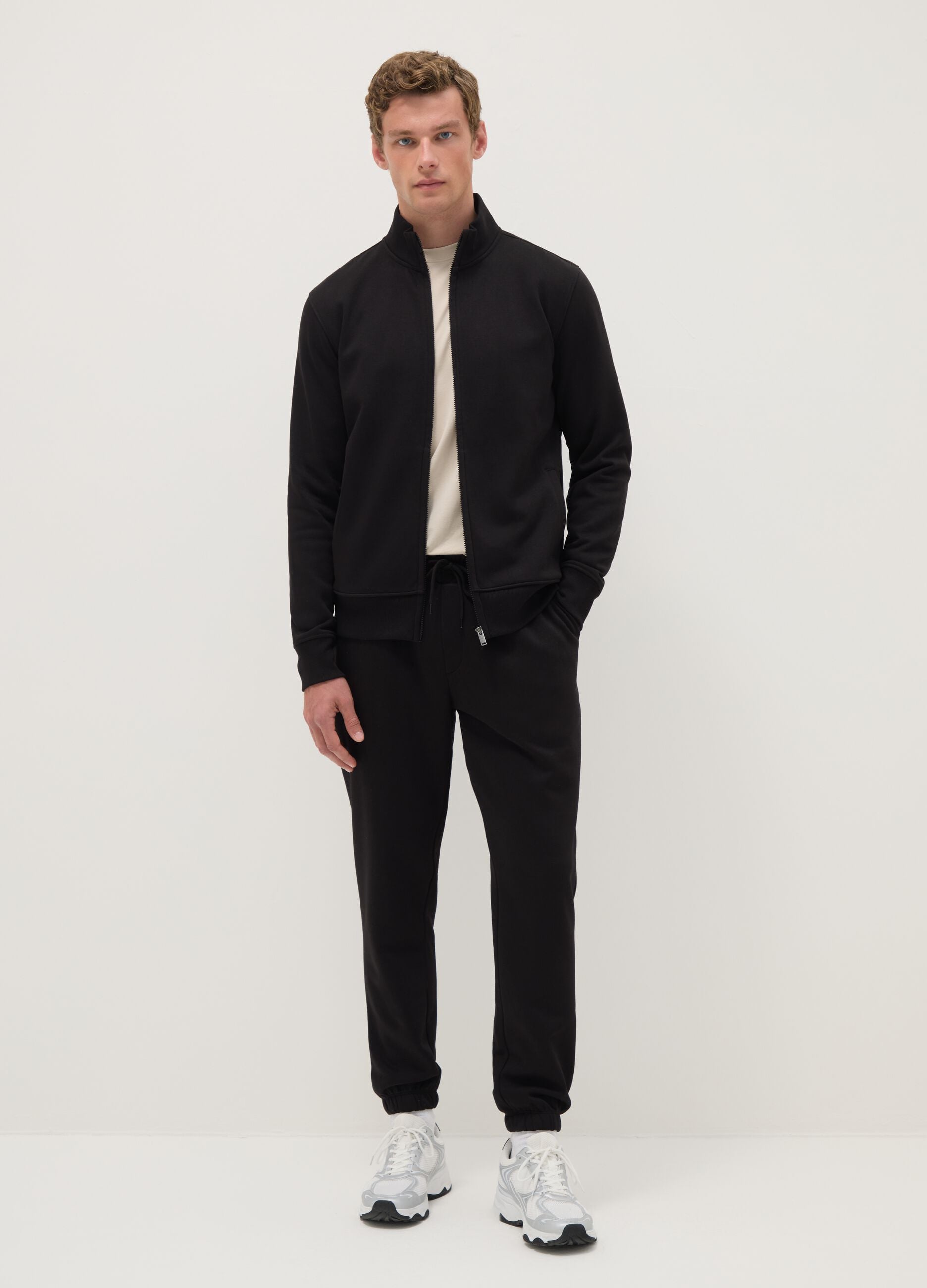 Black cotton-blend regular fit hoodie with full zip