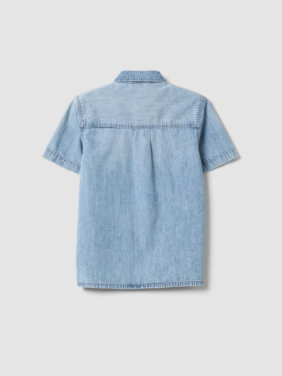 Camicia denim azzurra in puro cotone a maniche corte over fit_4