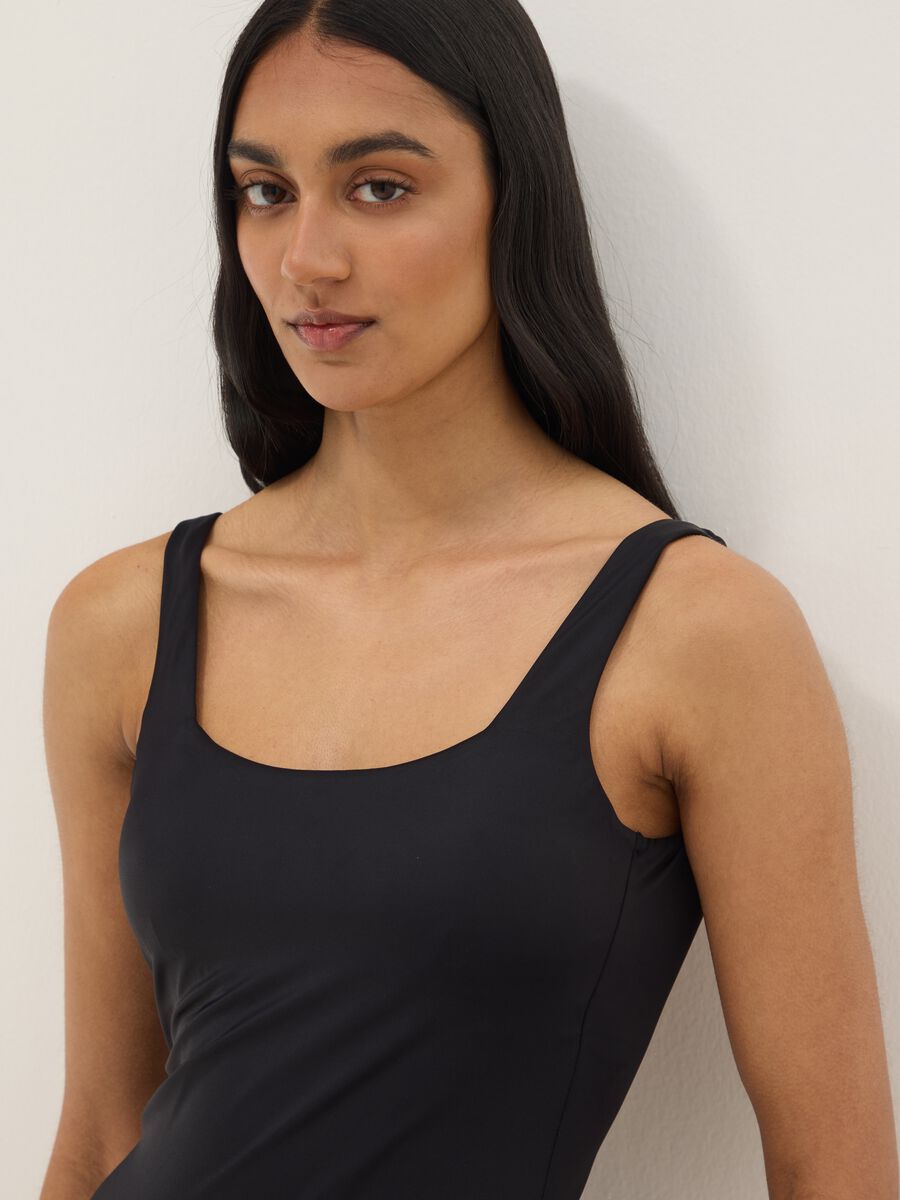 Black Stretch One-Piece Swimsuit with Padding_3
