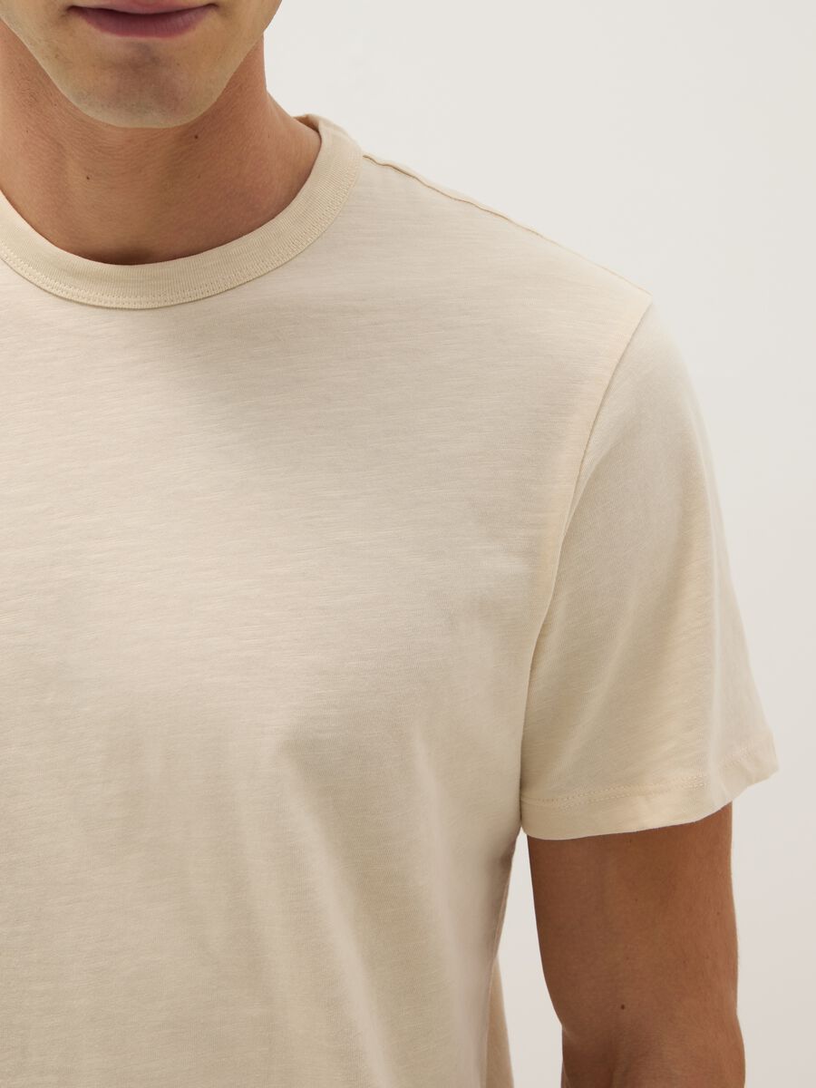 Beige short-sleeved pure cotton regular fit T-shirt_3