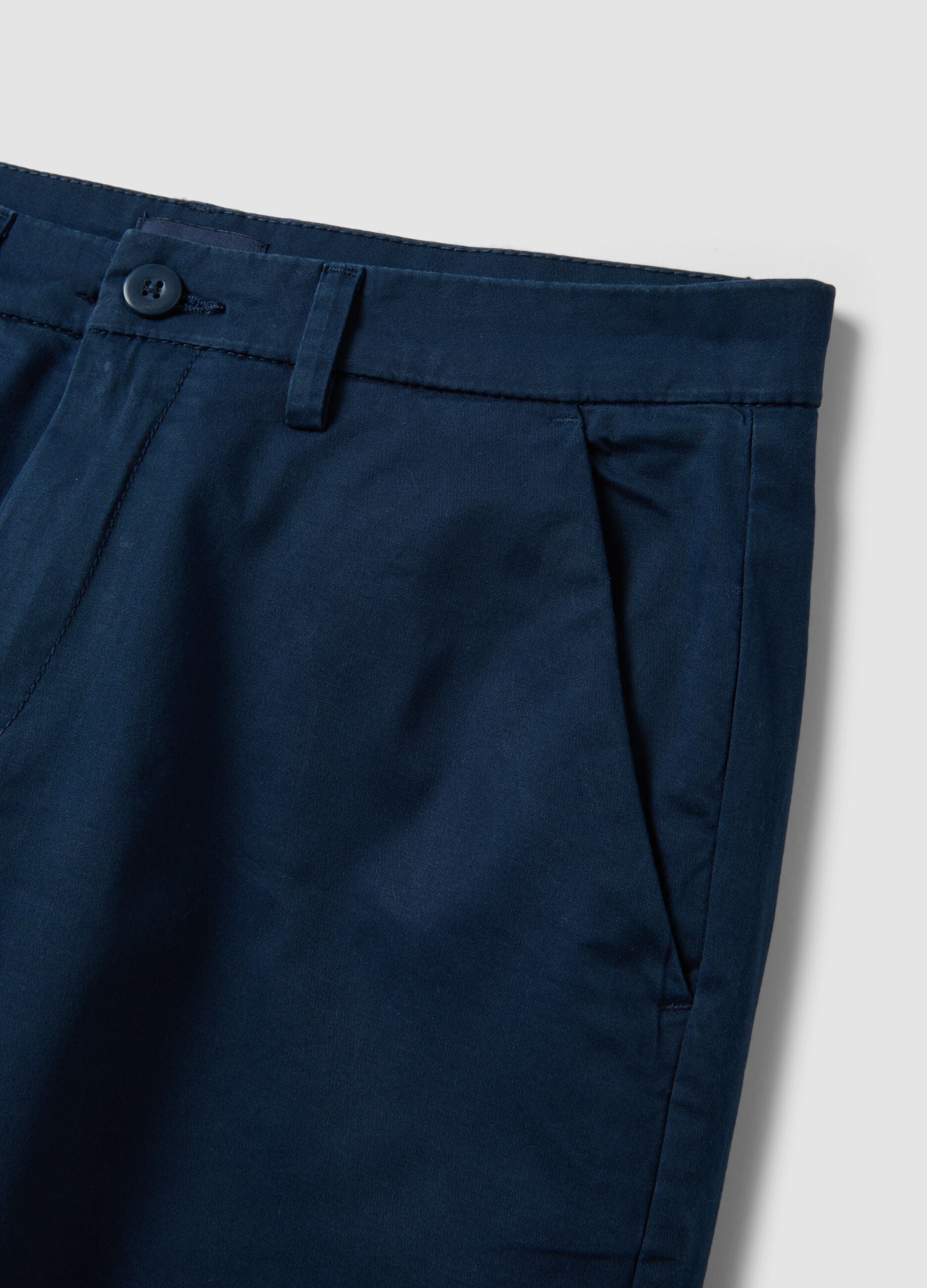 Bermuda chino blu in cotone elasticizzato