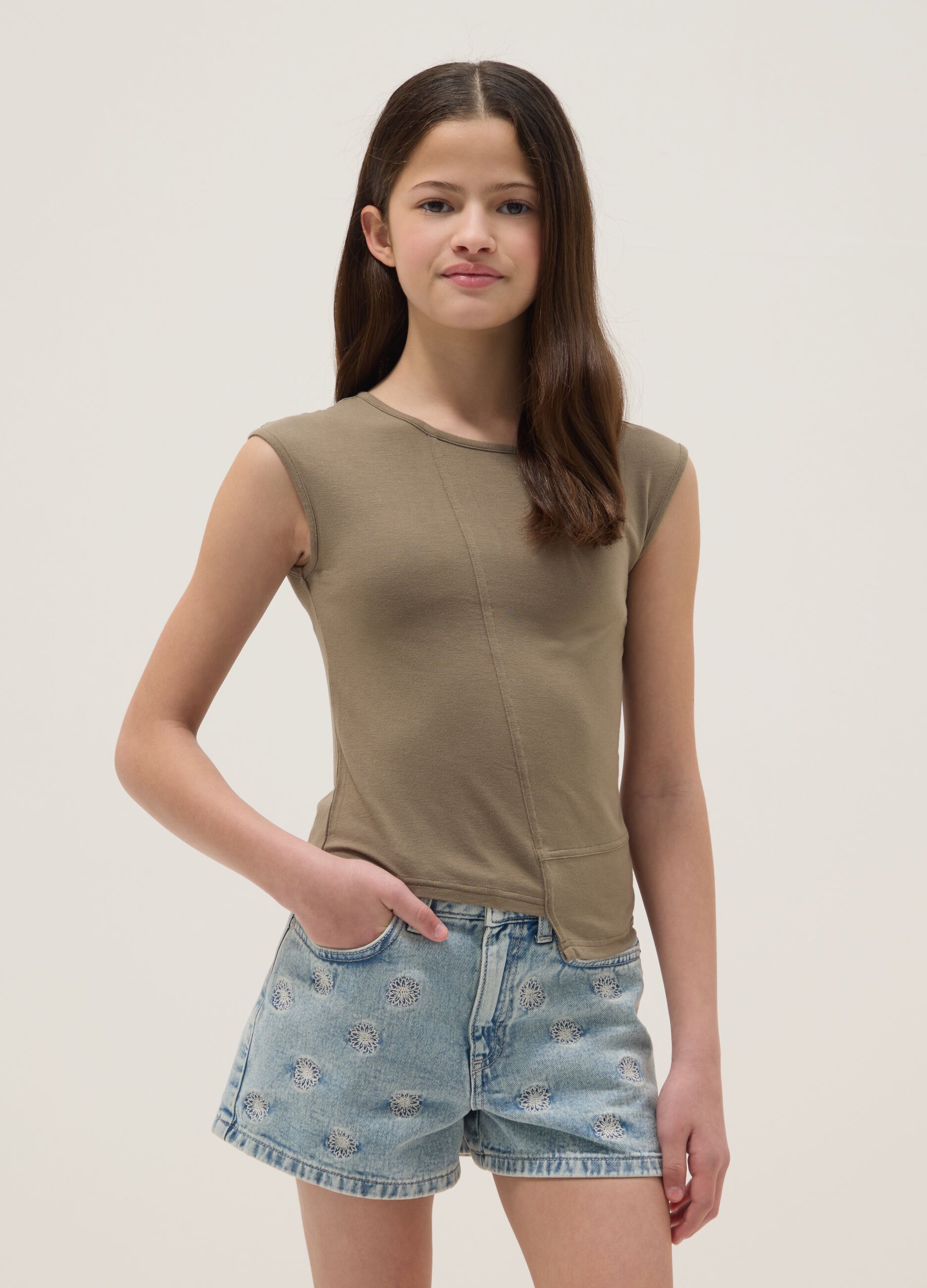 Girls&rsquo; beige stretch viscose vest top, relaxed fit