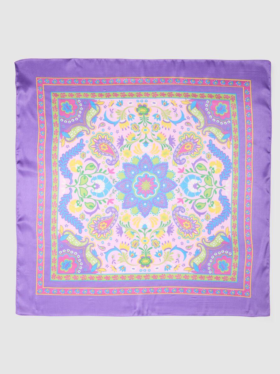 Foulard multicolor con motivi floreali_2