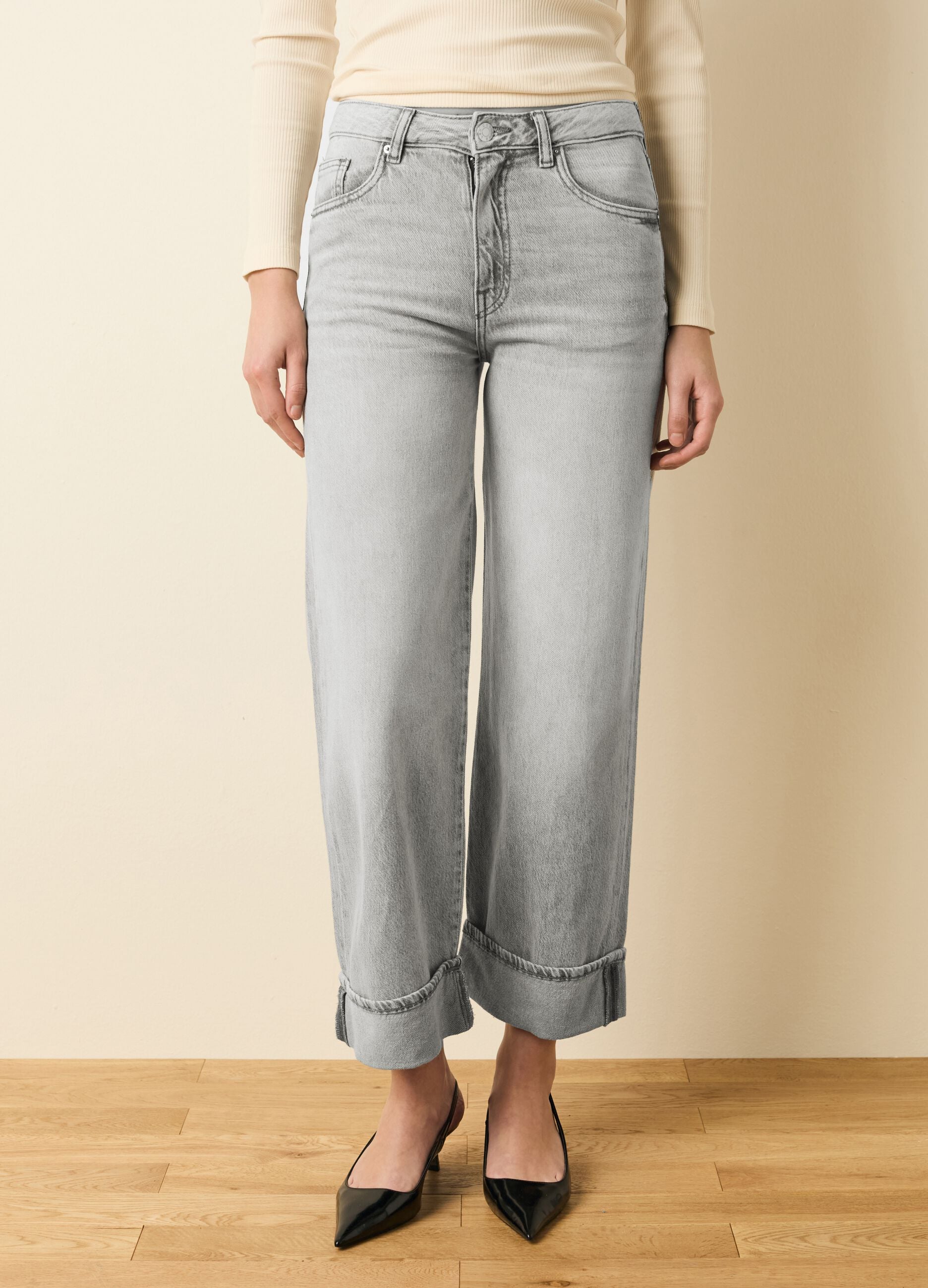 Wide-leg culotte jeans