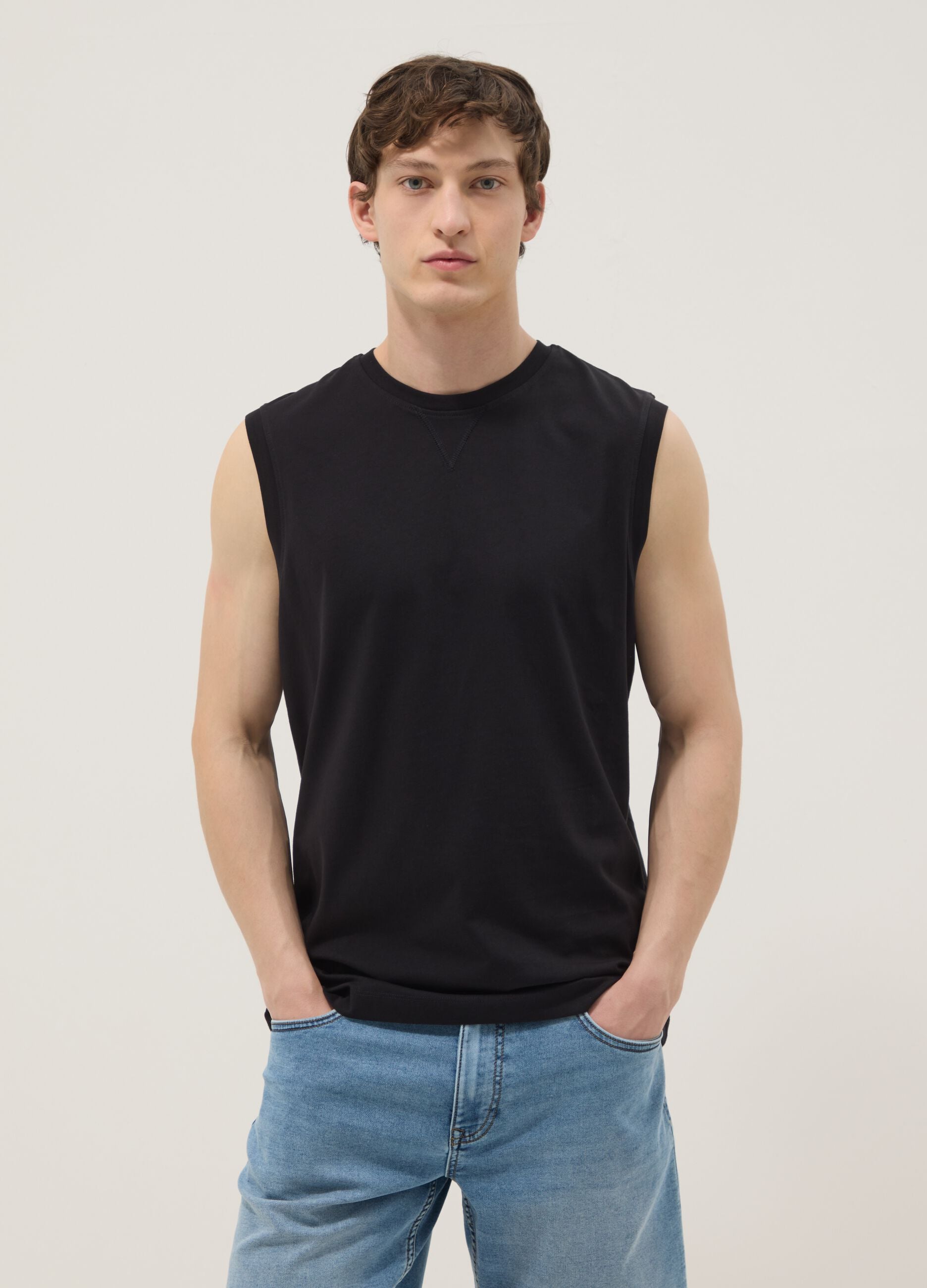 Black crew-neck vest in pure cotton, relaxed fit