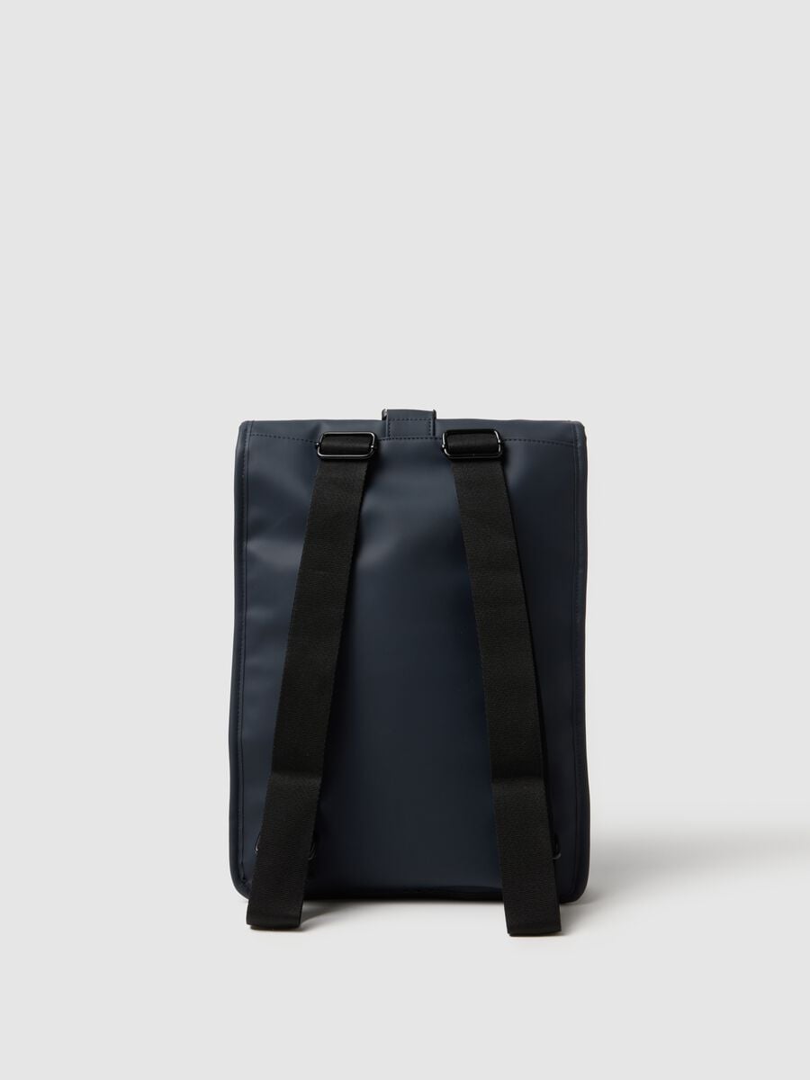 Zaino impermeabile blu con zip e tasca frontale_1