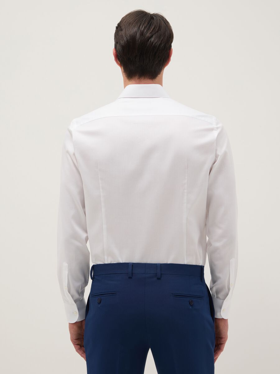 Camicia bianca in puro cotone easy iron con colletto alla francese slim fit_2