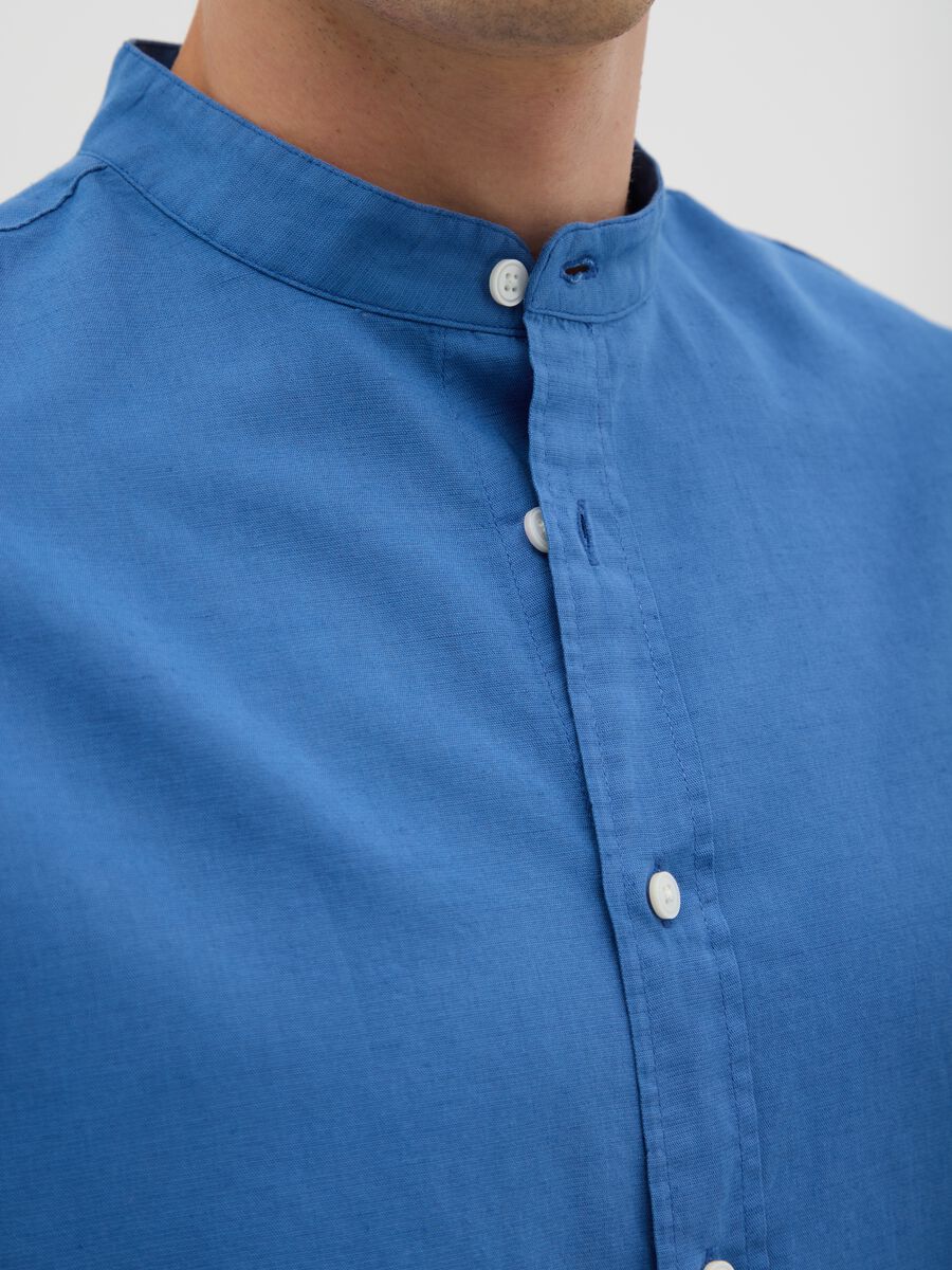 Men's blue shirt in cotton blend with regular-fit_2