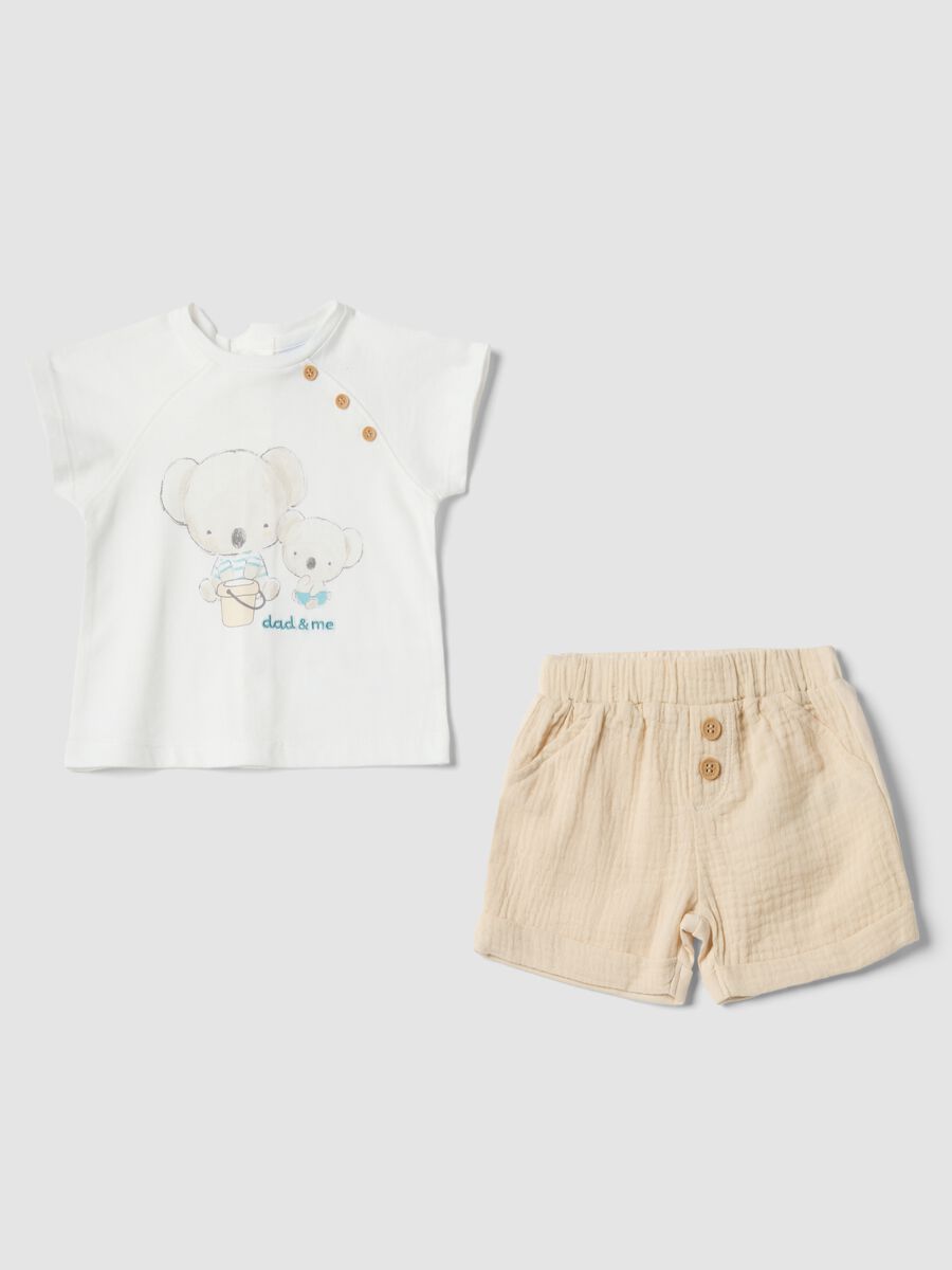 Multicolour pure cotton infant set with print and buttons_0
