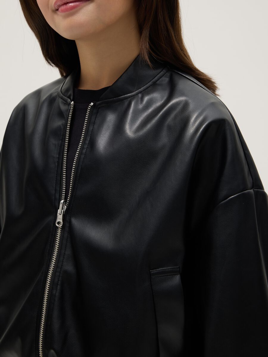 Girls' black bomber jacket with oversized fit_2