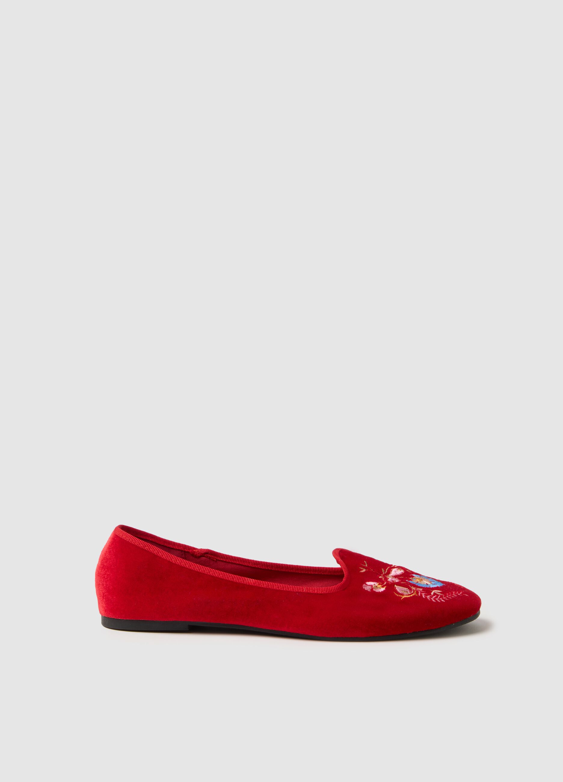 Red regular fit Friulane with floral embroidery