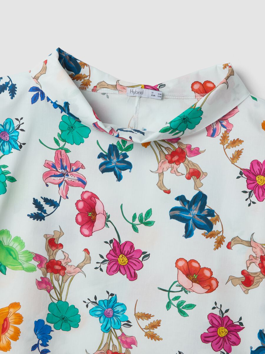 Maglia bianca in cotone elasticizzato a fantasia floreale regular fit_5
