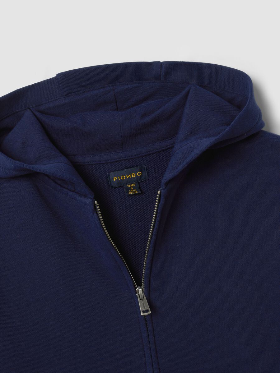 Blue pure cotton hoodie with regular fit for boys_4