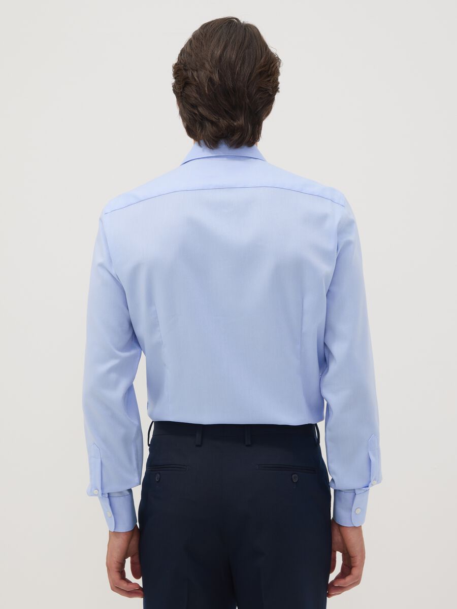 Light blue slim-fit pure cotton no-iron shirt with cutaway collar_3