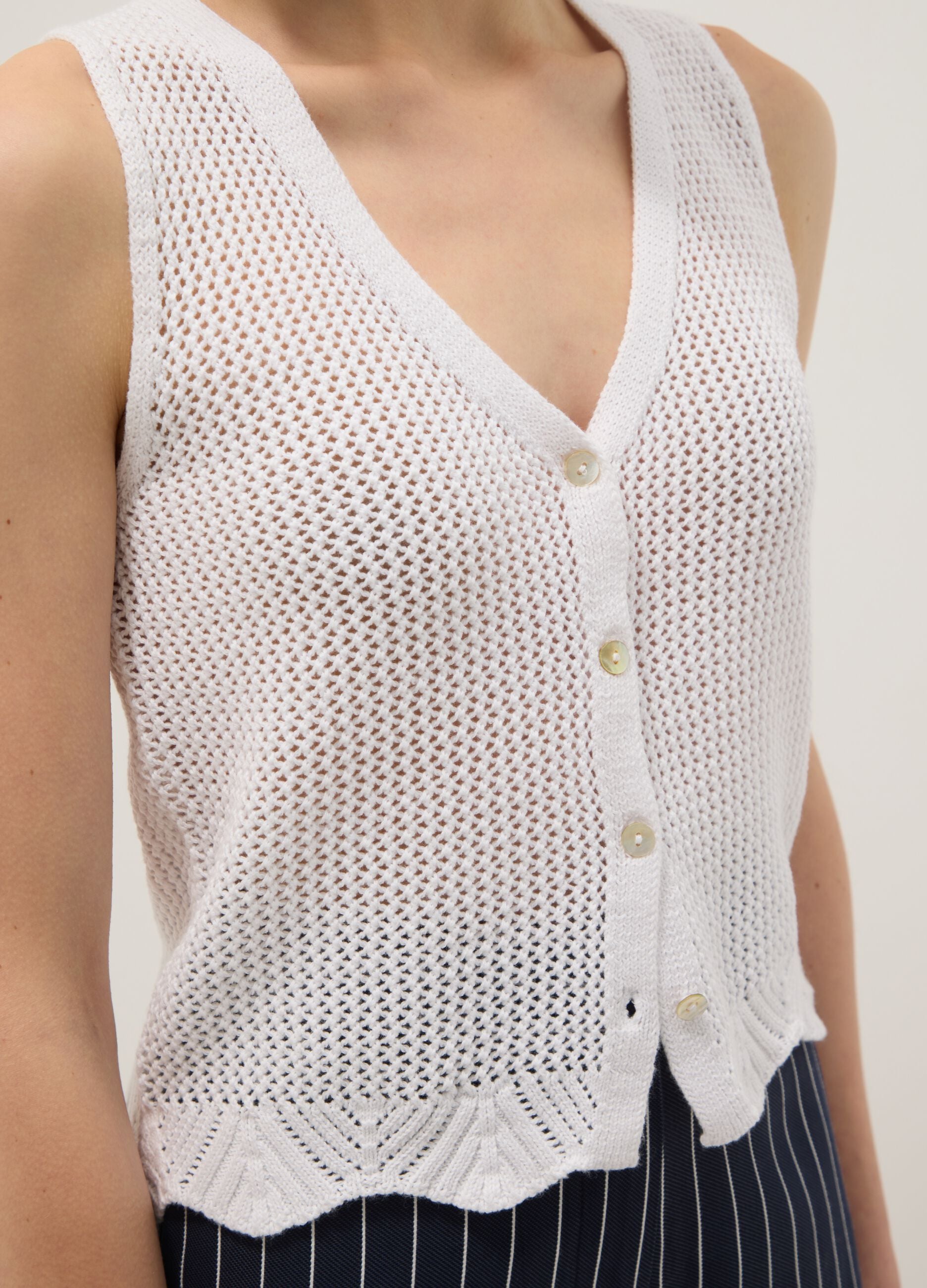 White pure cotton regular fit knitted vest
