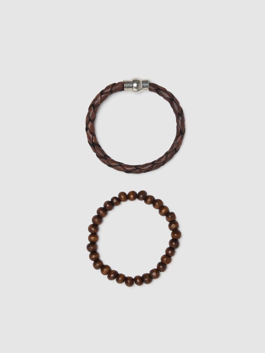 Two-pack of genuine leather and brown wood bracelets_0