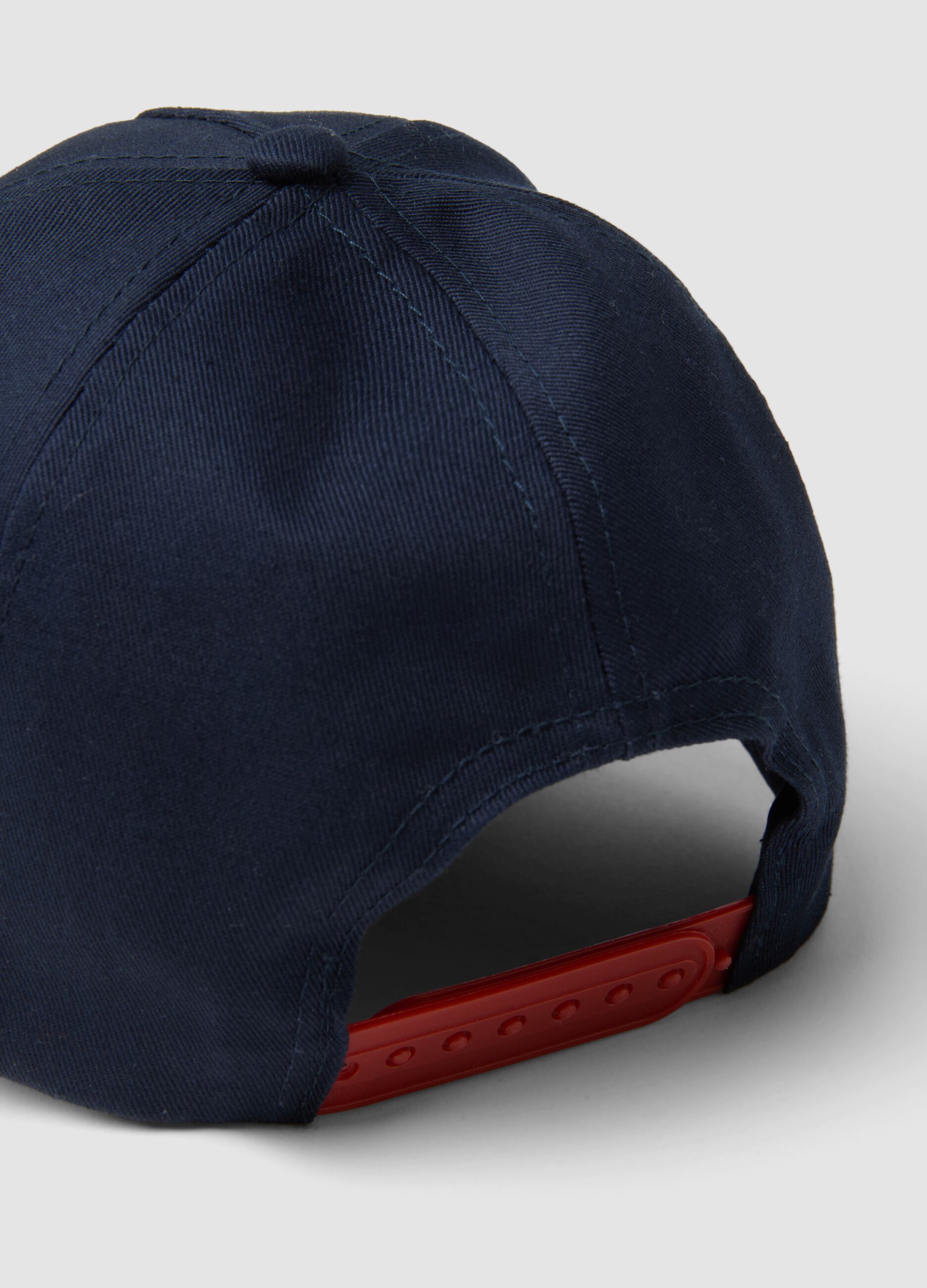 Multicolour pure cotton children's hat with Marvel logo
