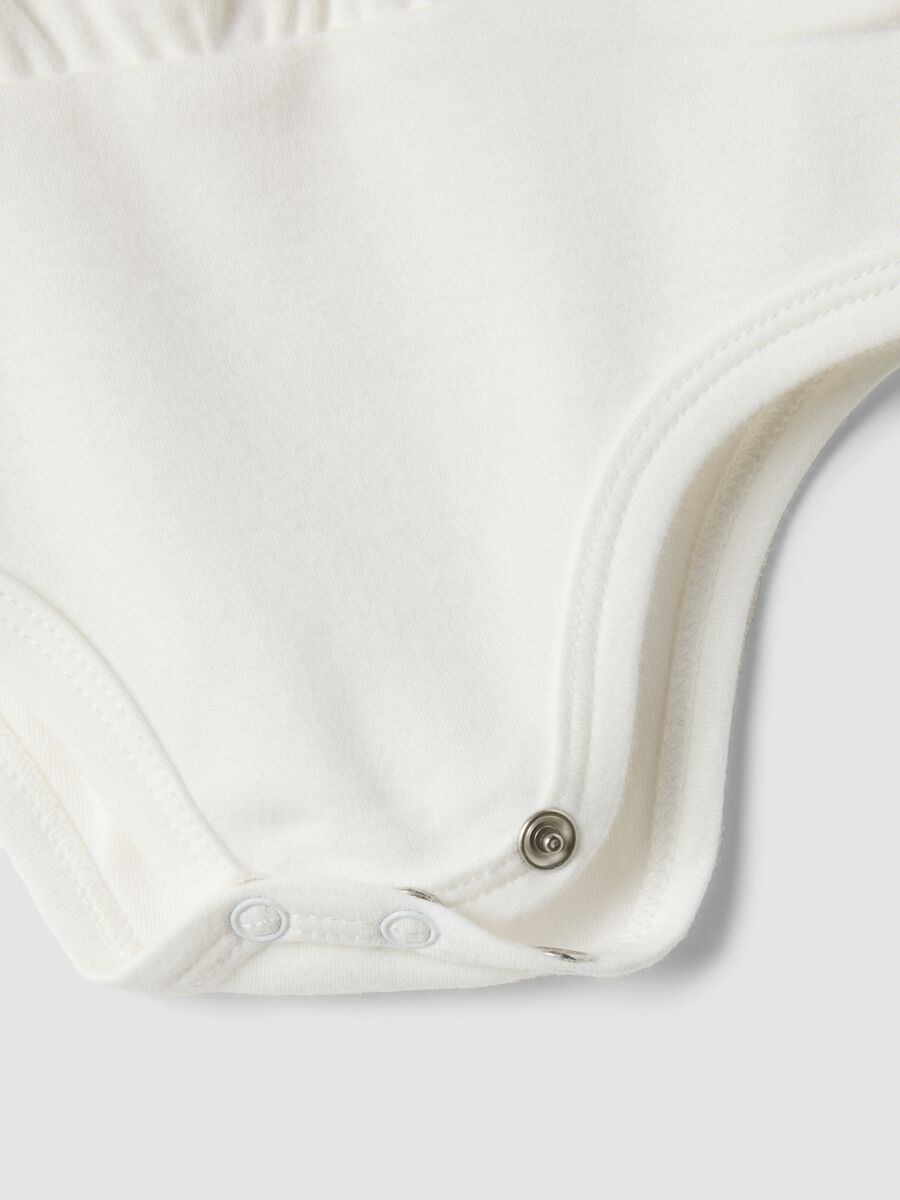White baby girl bodysuit with pure organic cotton collar_3