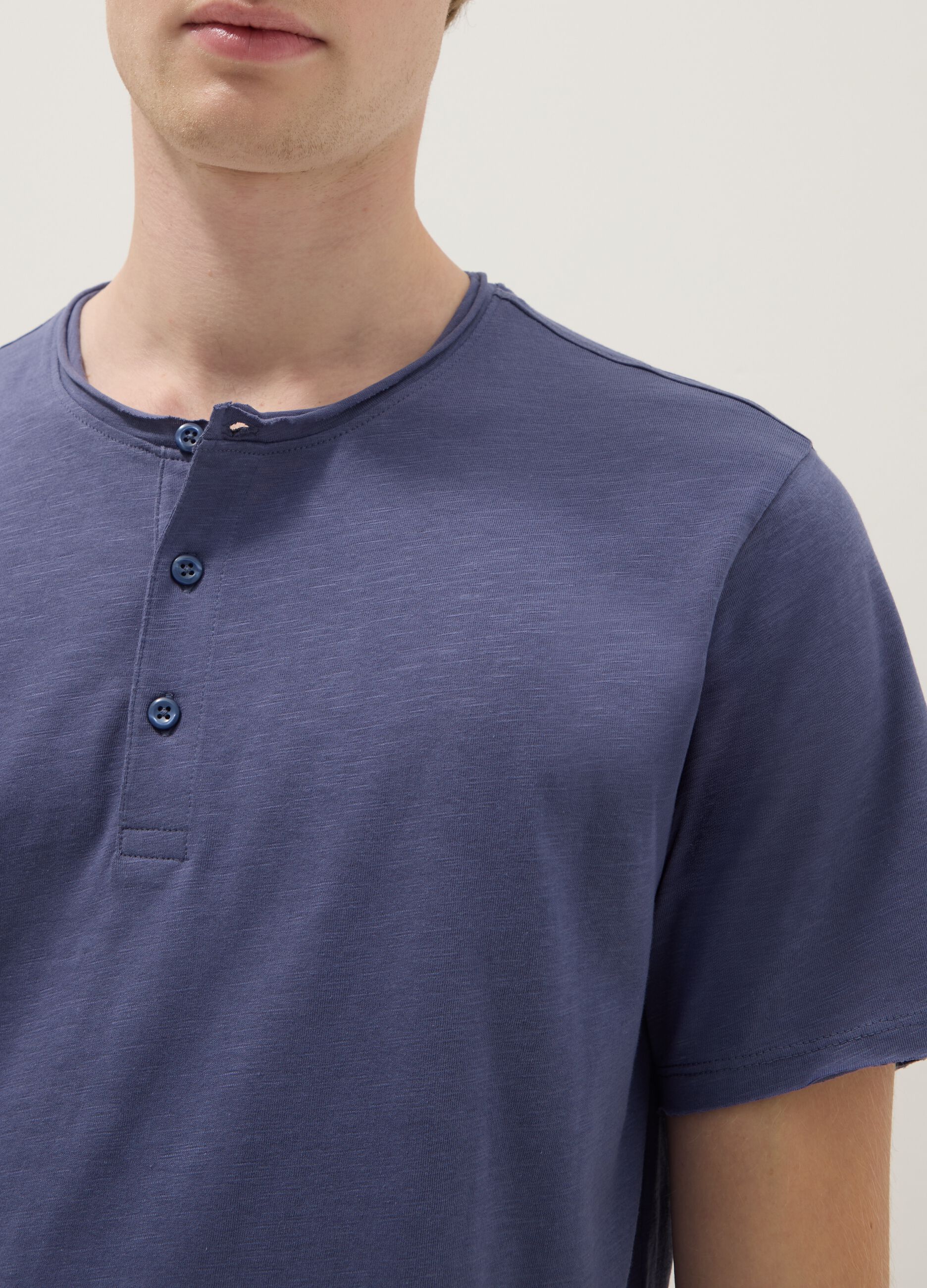 Blue pure cotton T-shirt with seraph collar regular fit