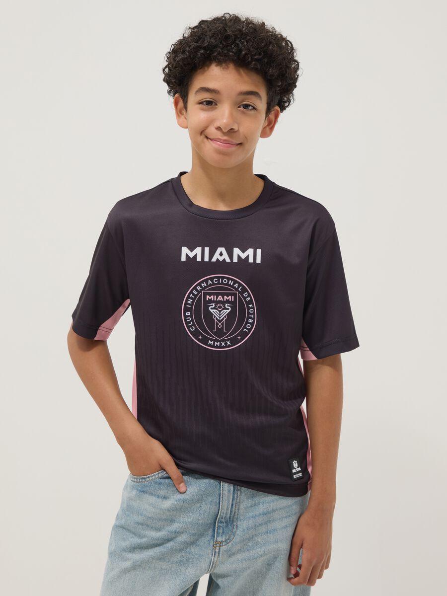 Black short-sleeve T-shirt with pink details, regular fit_0