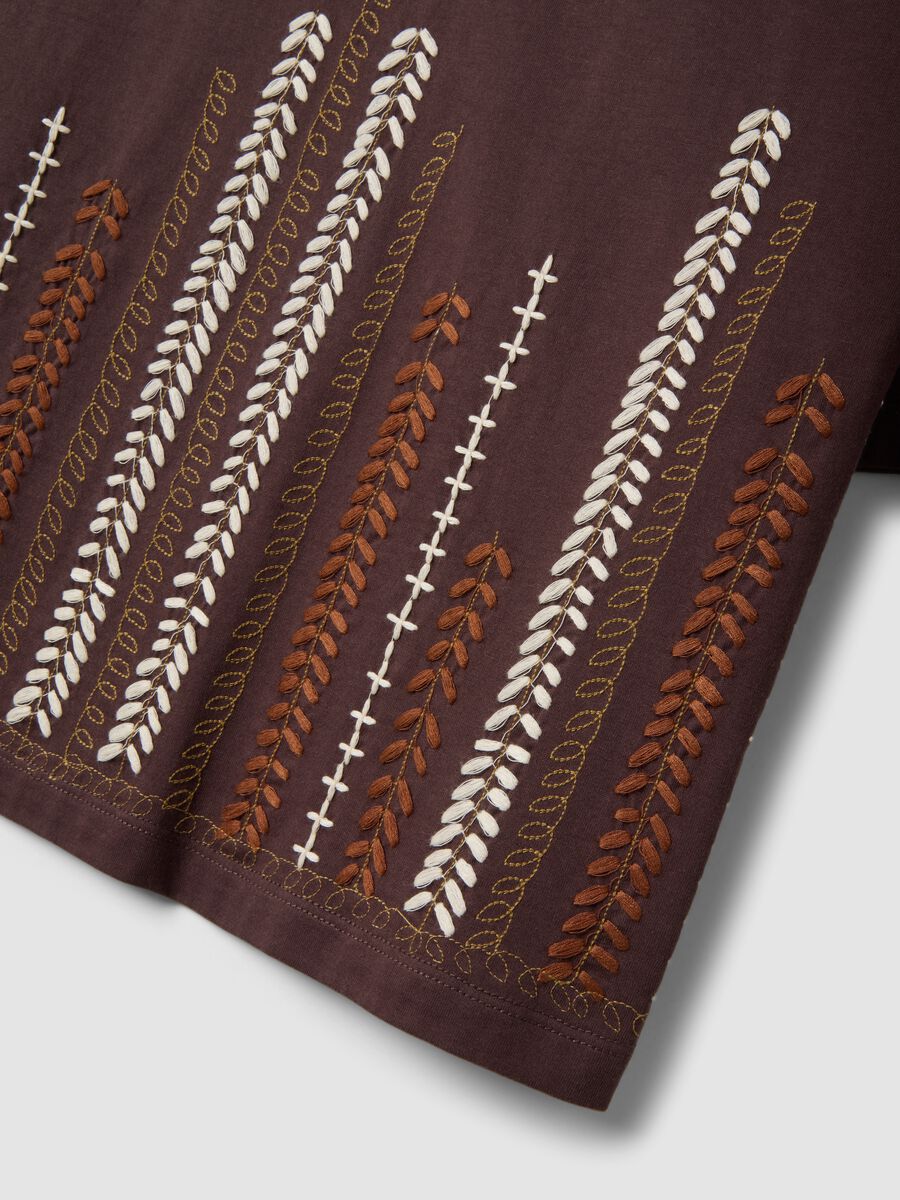 Brown pure cotton regular fit t-shirt with embroidery_5
