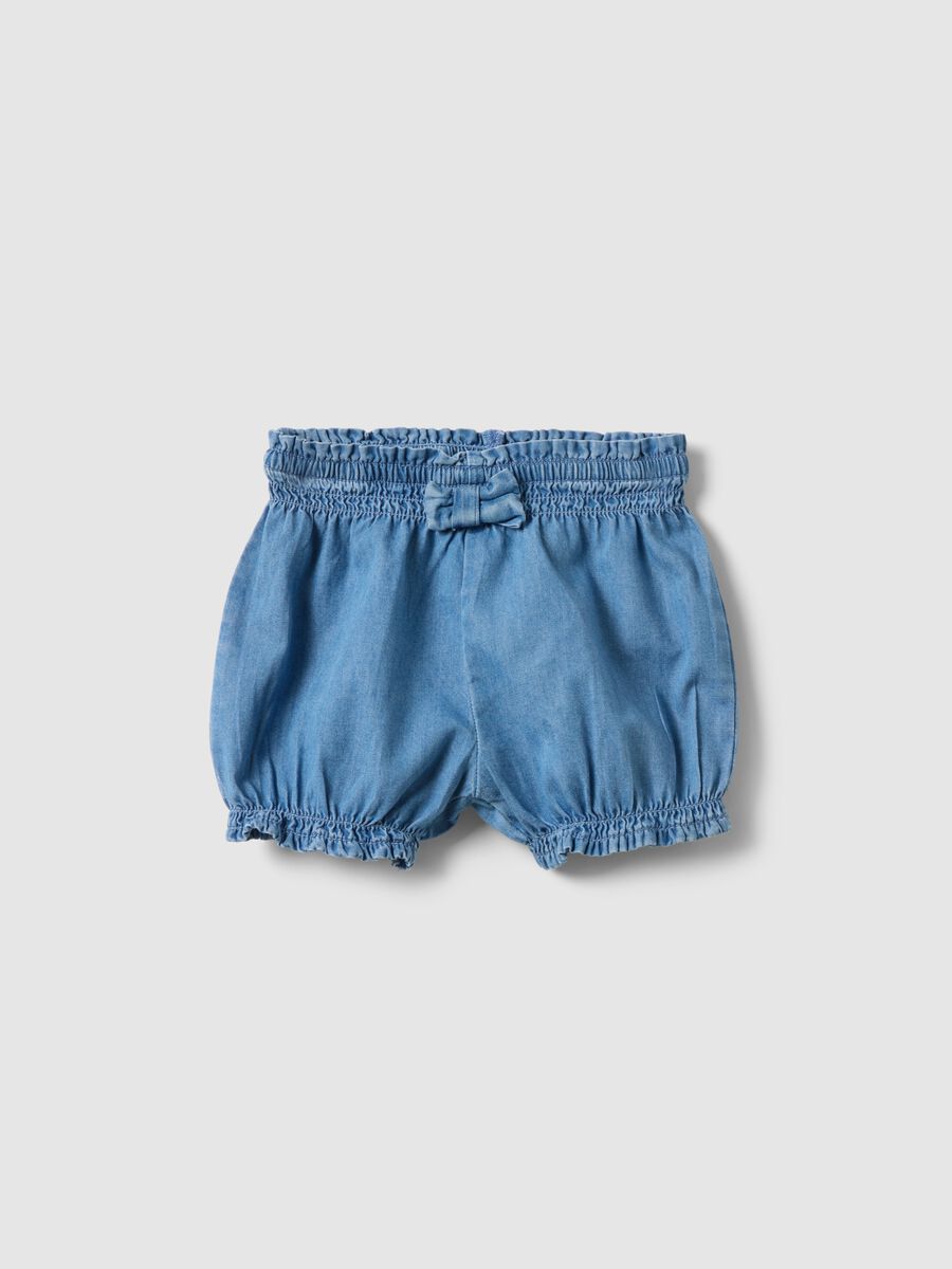 Newborn girl's regular fit blue denim cotton shorts with bow_0