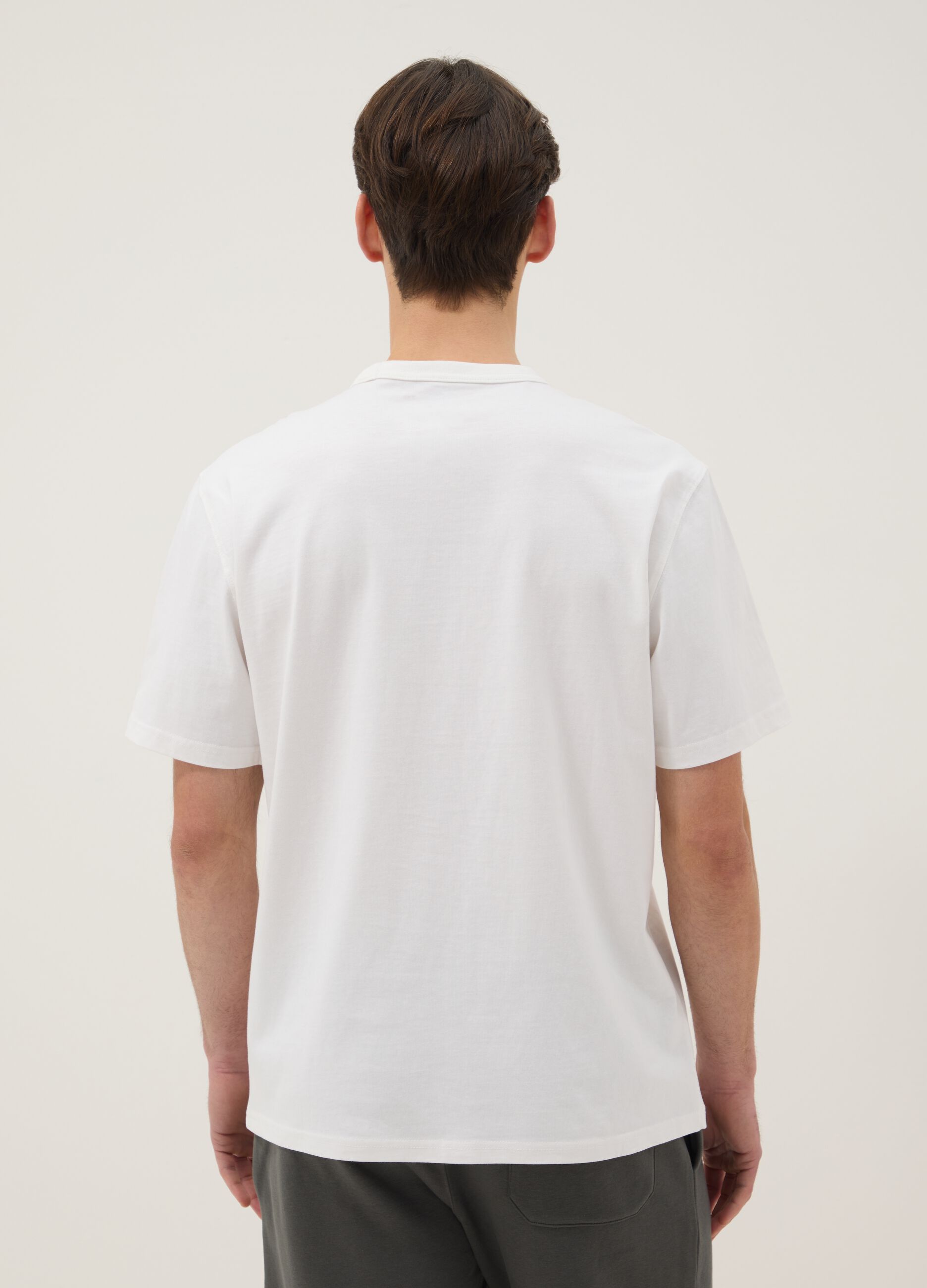 White pure cotton T-shirt with relaxed fit and finished crew neck