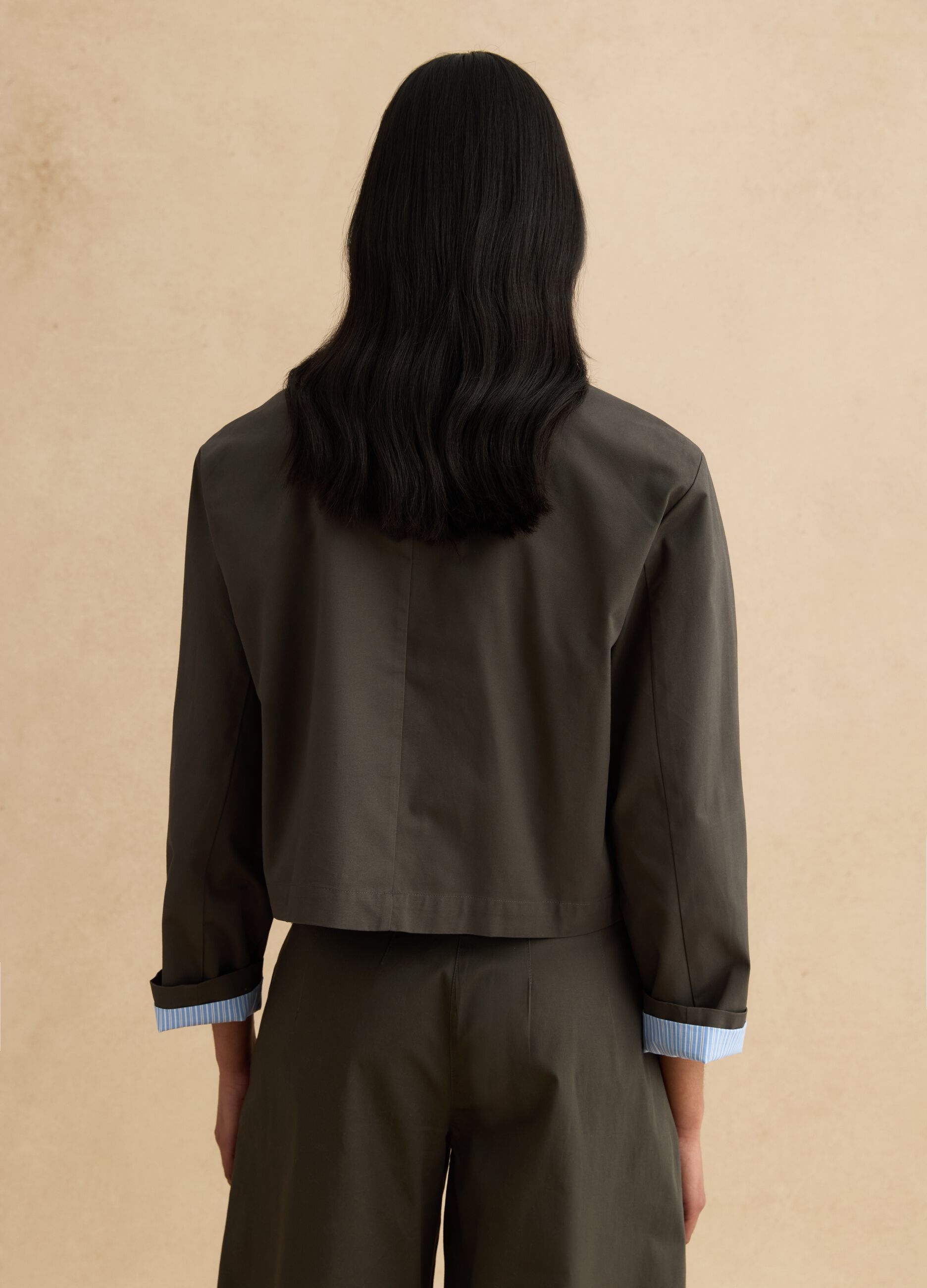 Regular fit green pure cotton jacket with buttons and front pockets