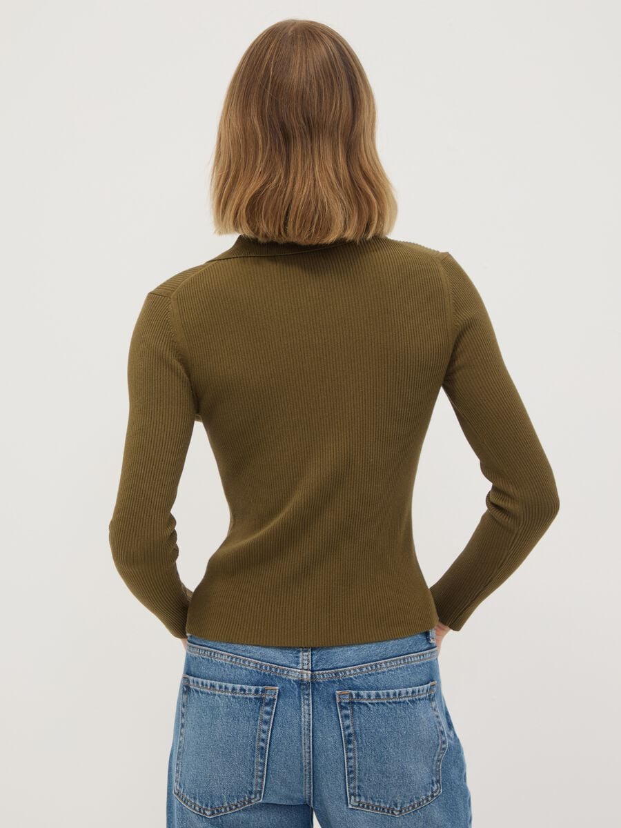Cardigan fitted verde a coste in misto viscosa con colletto polo_3