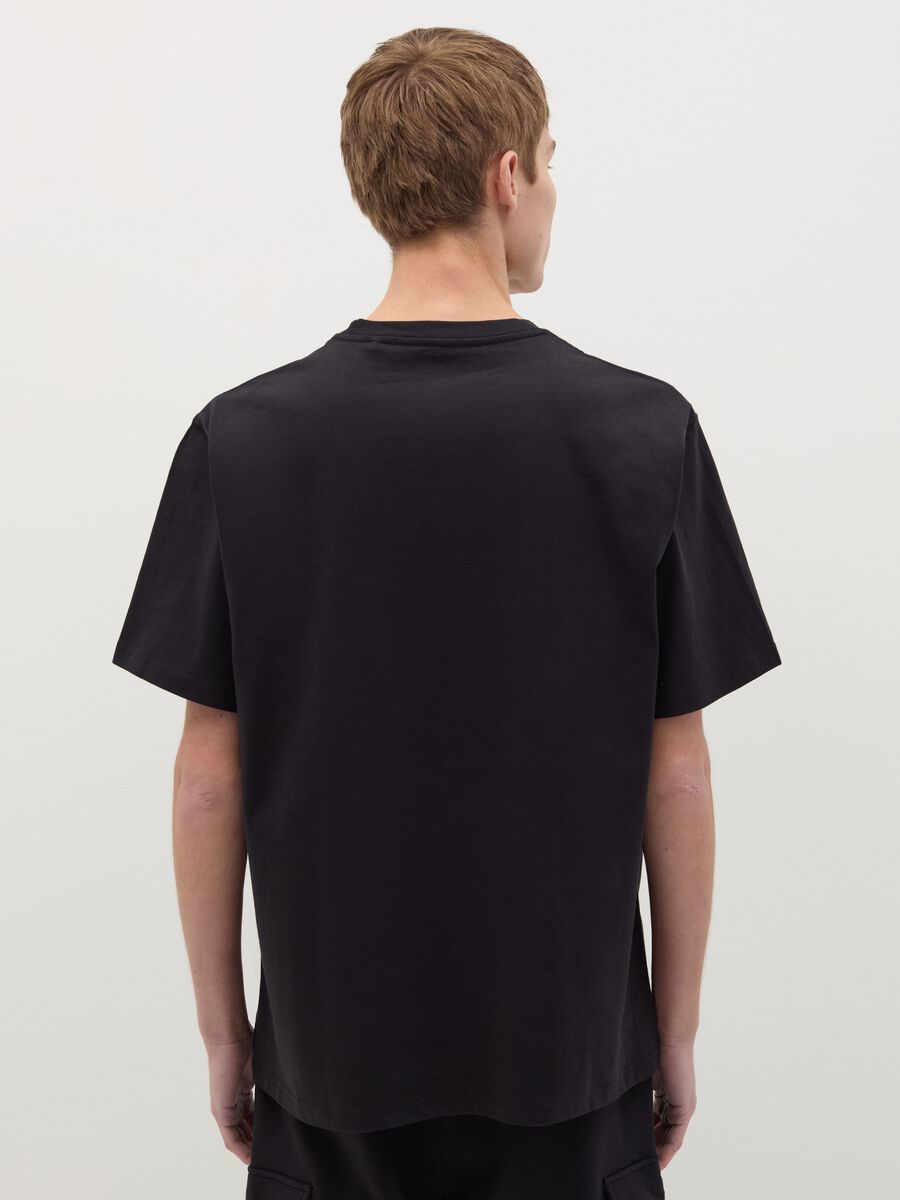 T-shirt with embroidered pocket_2