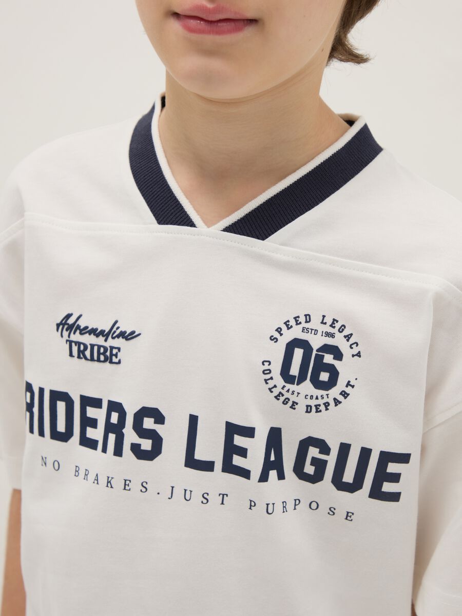 T-shirt sportiva in puro cotone bianco da ragazzo oversize fit_2
