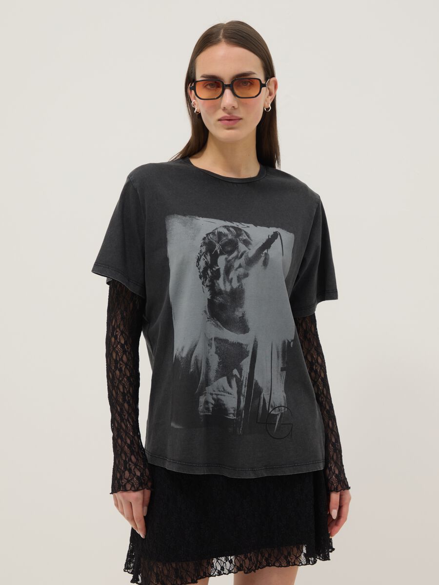 Black pure cotton t-shirt with a regular oversized fit_1