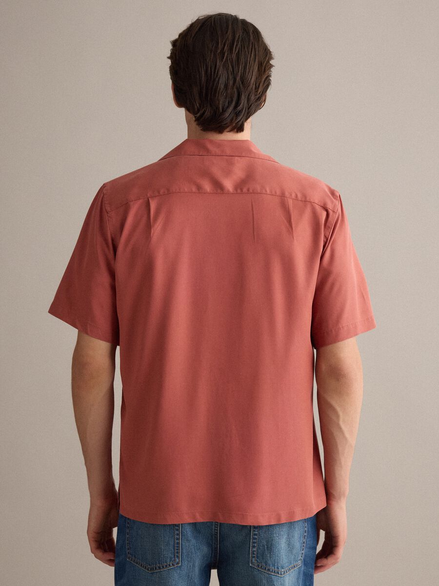 Red short-sleeved shirt in pure lyocell_3