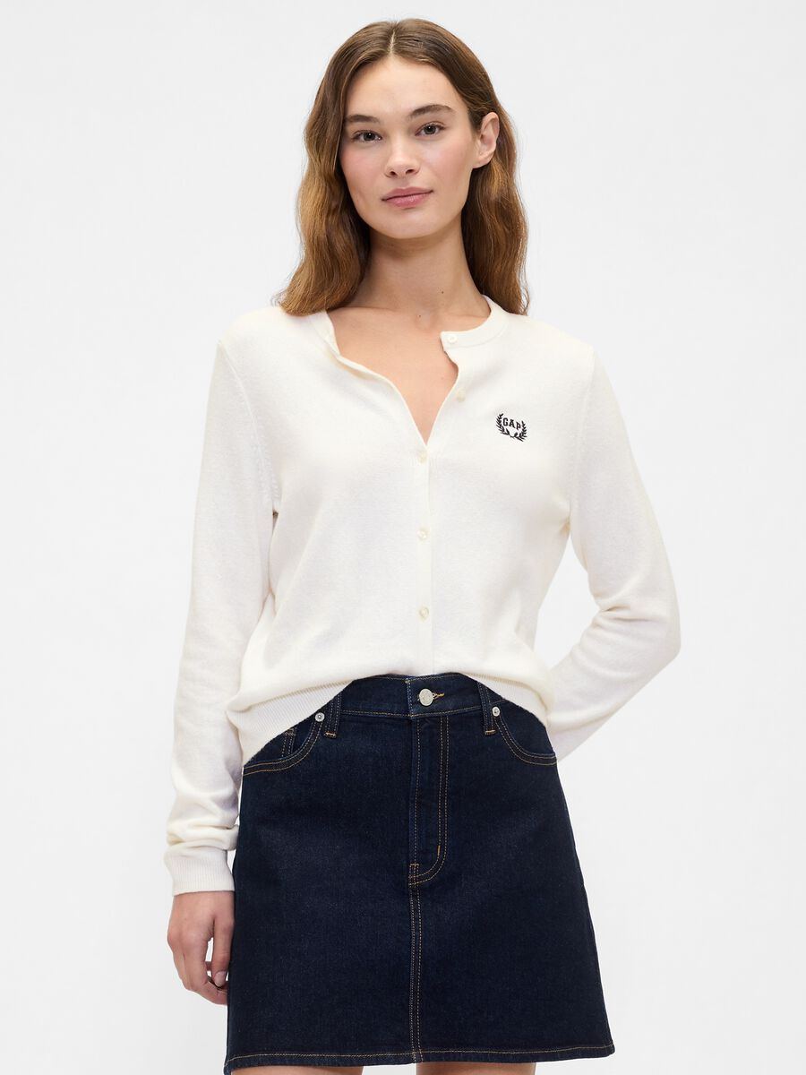 White Cardigan_0