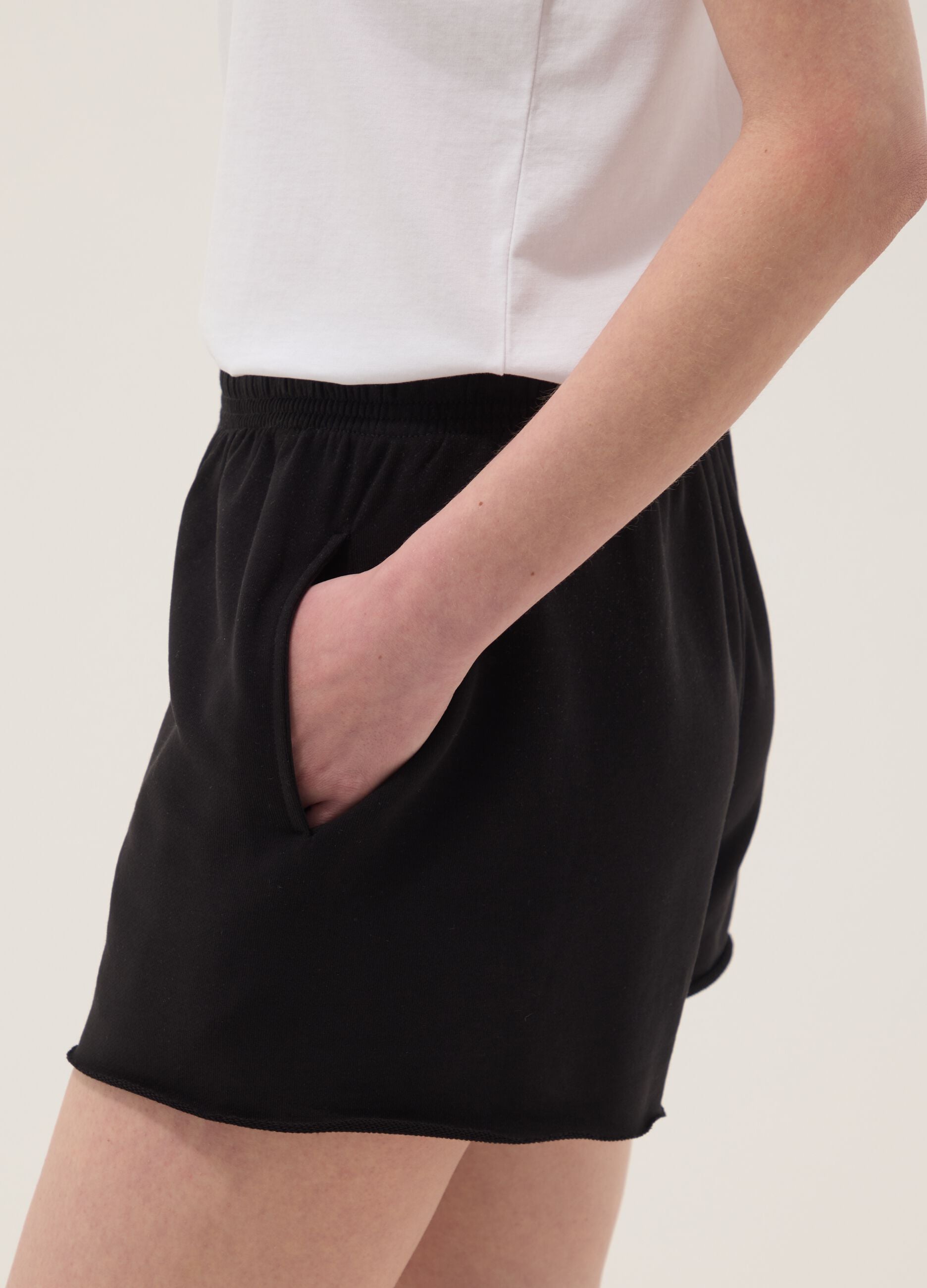 Black cotton-blend Bermuda shorts with elasticated waist